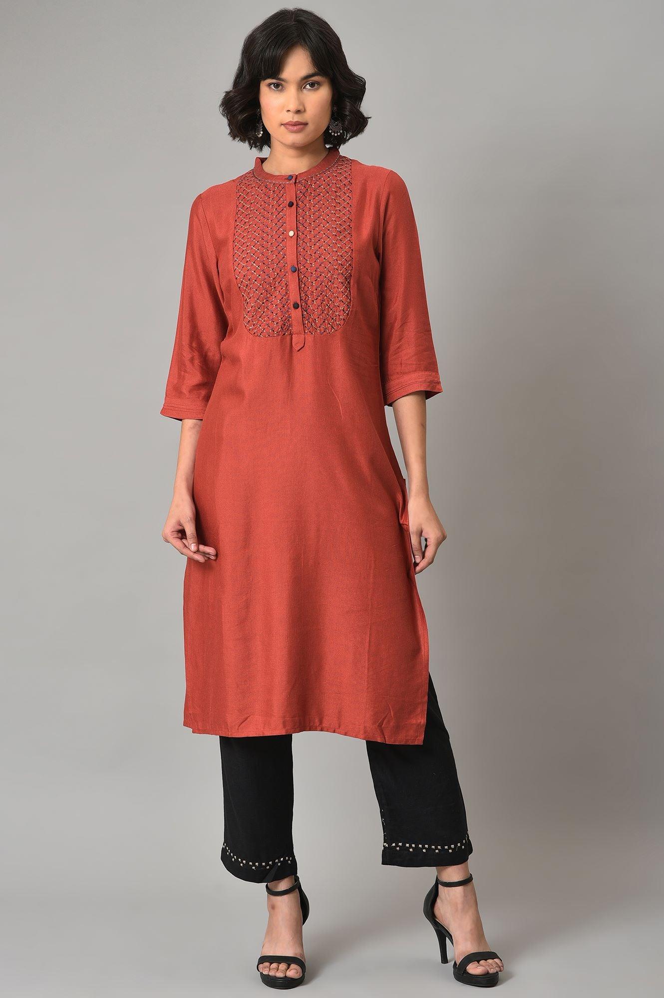 Brick Red Thread Embroidered Kurta Set with Black Pants - Image 10
