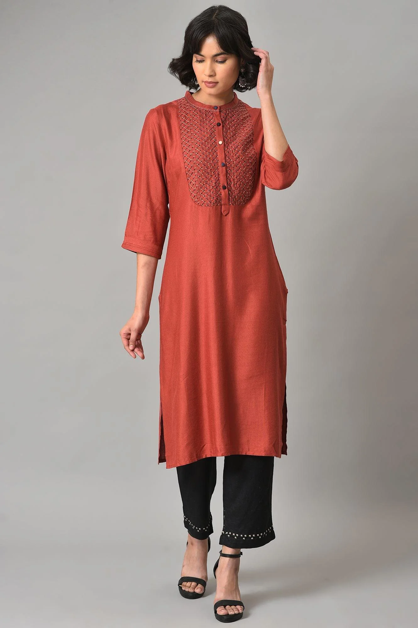 Brick Red Thread Embroidered Kurta Set with Black Pants - Image 2