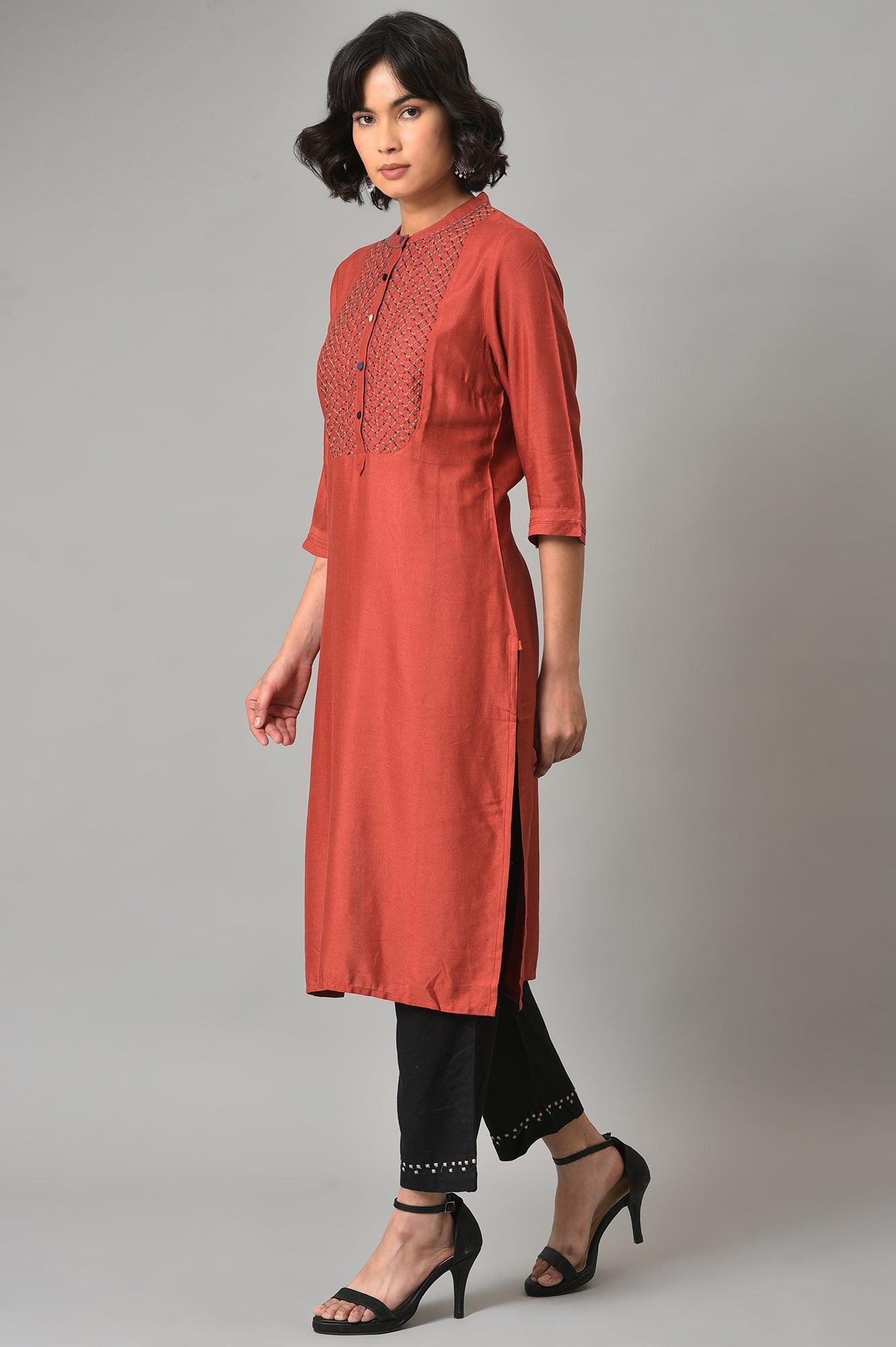 Brick Red Thread Embroidered Kurta Set with Black Pants - Image 4