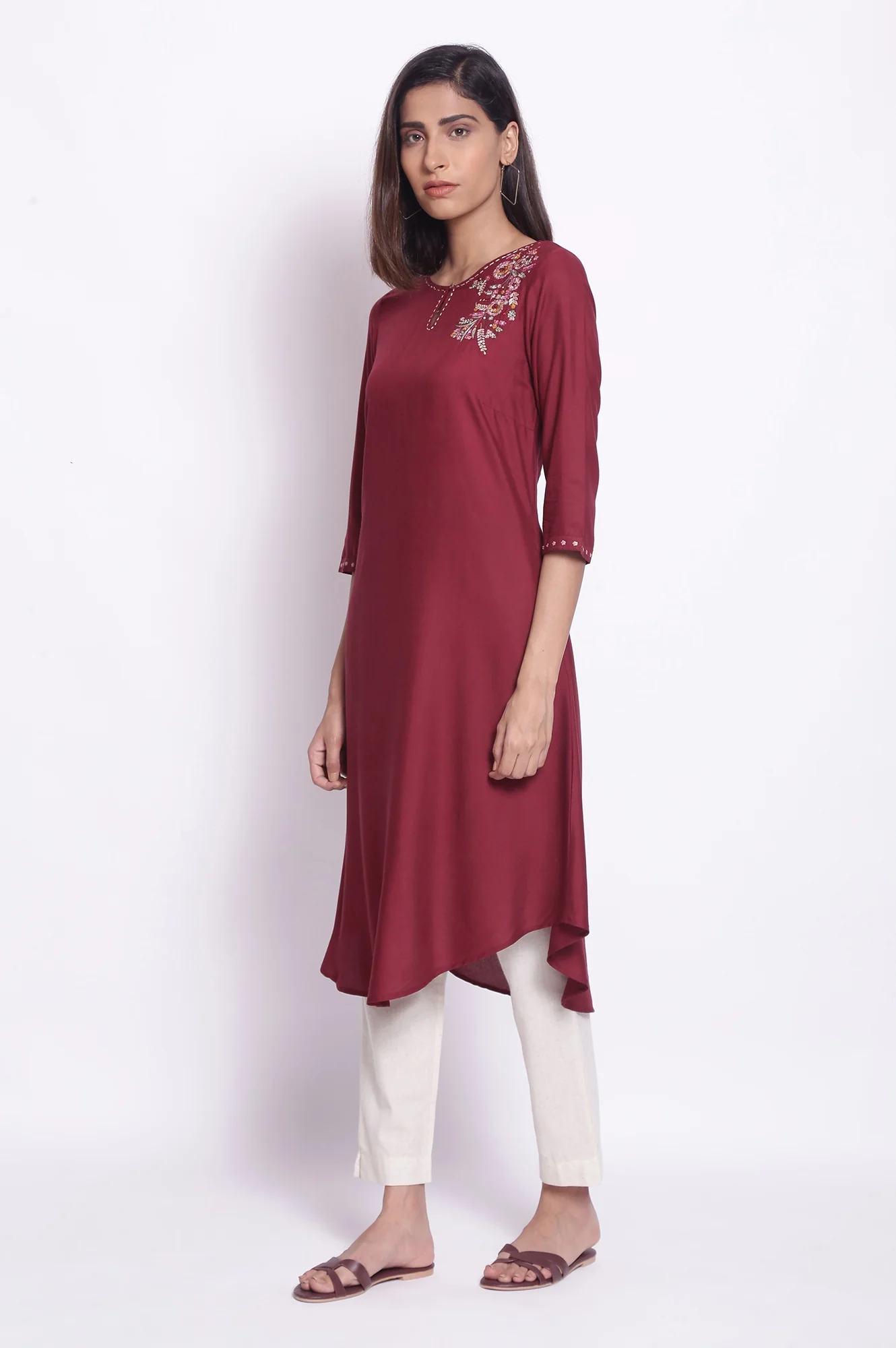 Burgundy Embroidered kurta - Image 3