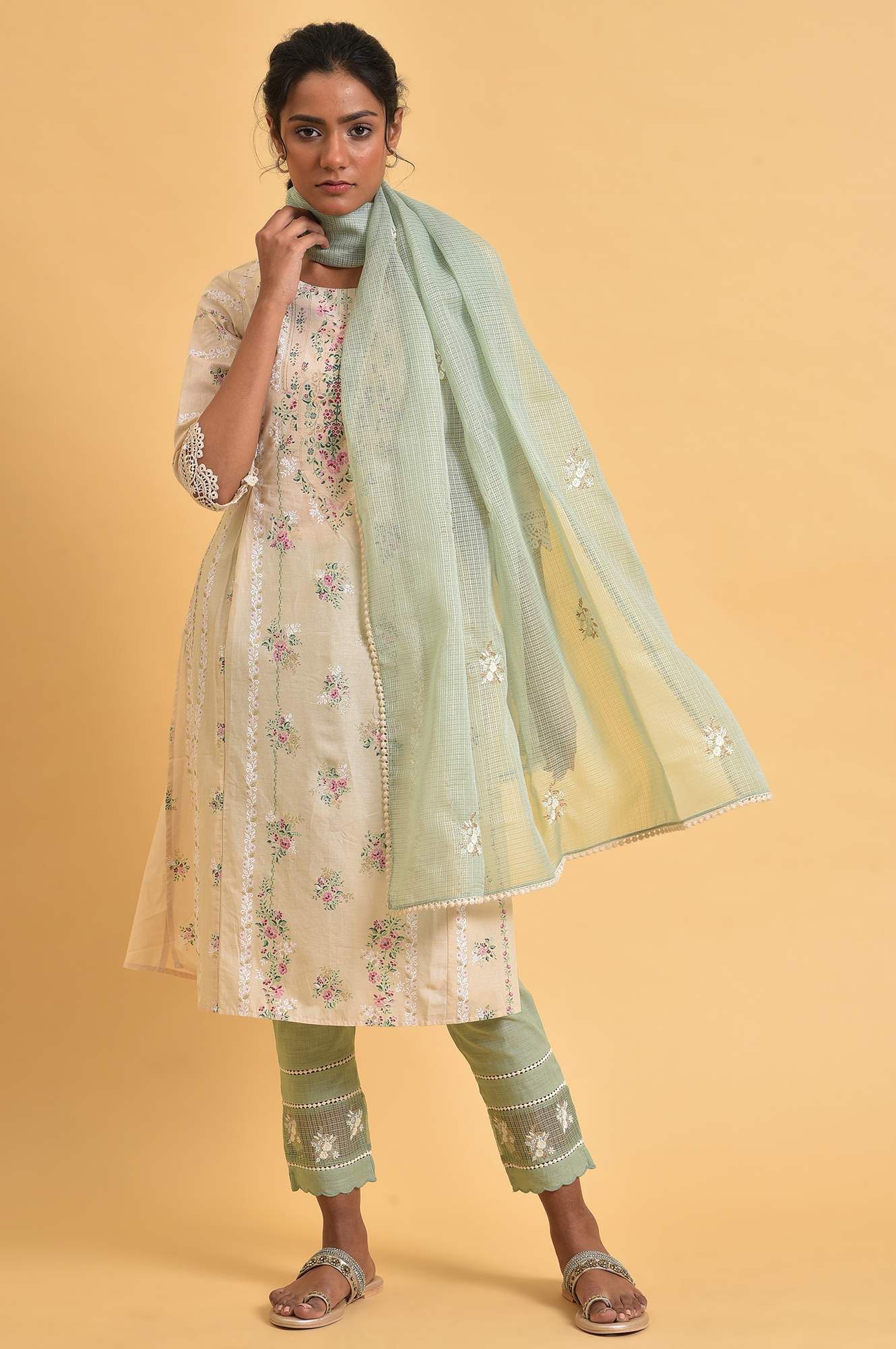 Cameo Green Kota Dupatta - Image 3