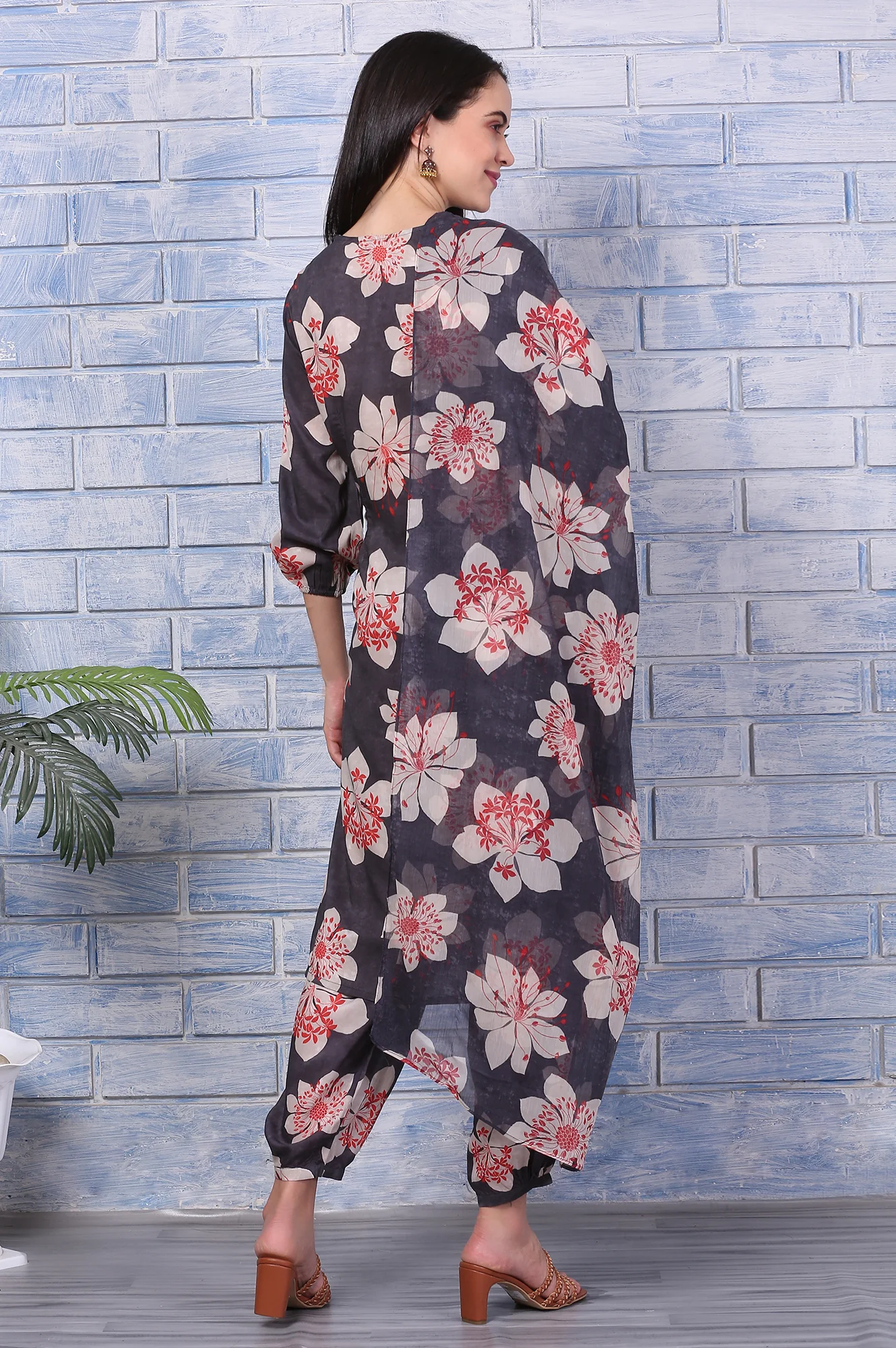 Charcoal Grey Floral Printed Straight Kurta, Pants and Dupatta Set - Image 5