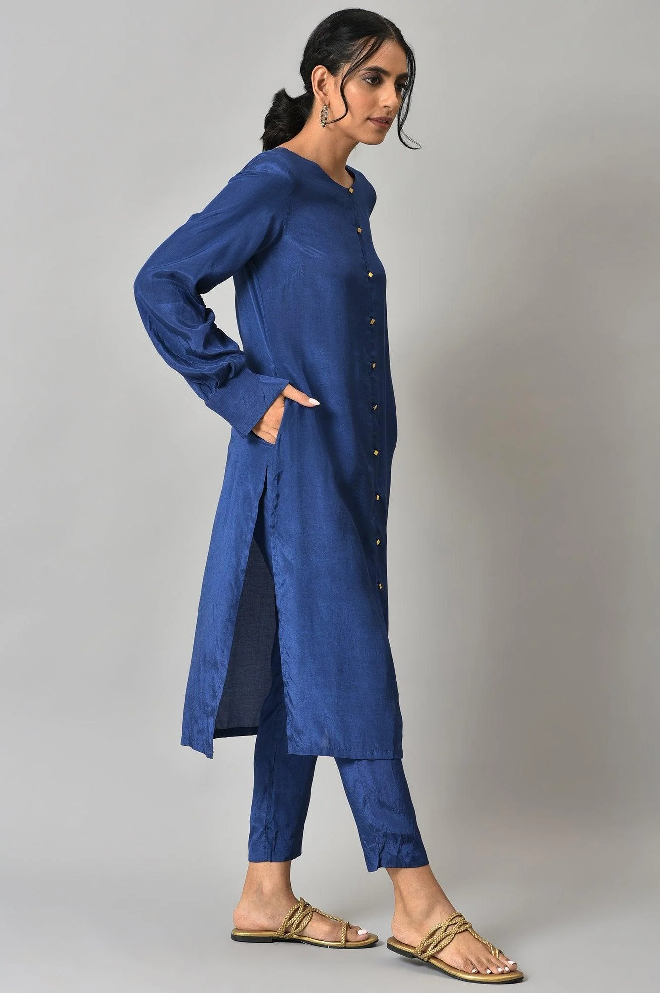 Cobalt Blue Solid kurta and Slim Pants Co-ord Set - Image 4