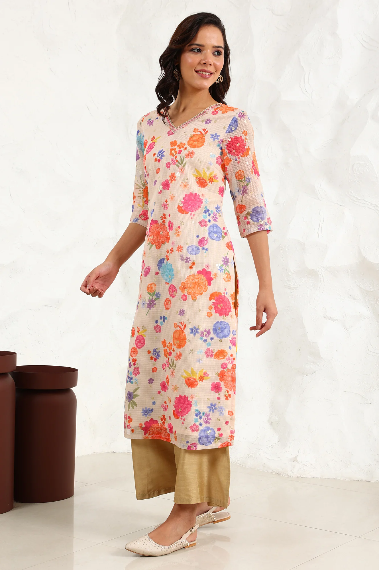 Cream Digital Foil Floral Printed Sequined Kota Straight Kurta - Image 4
