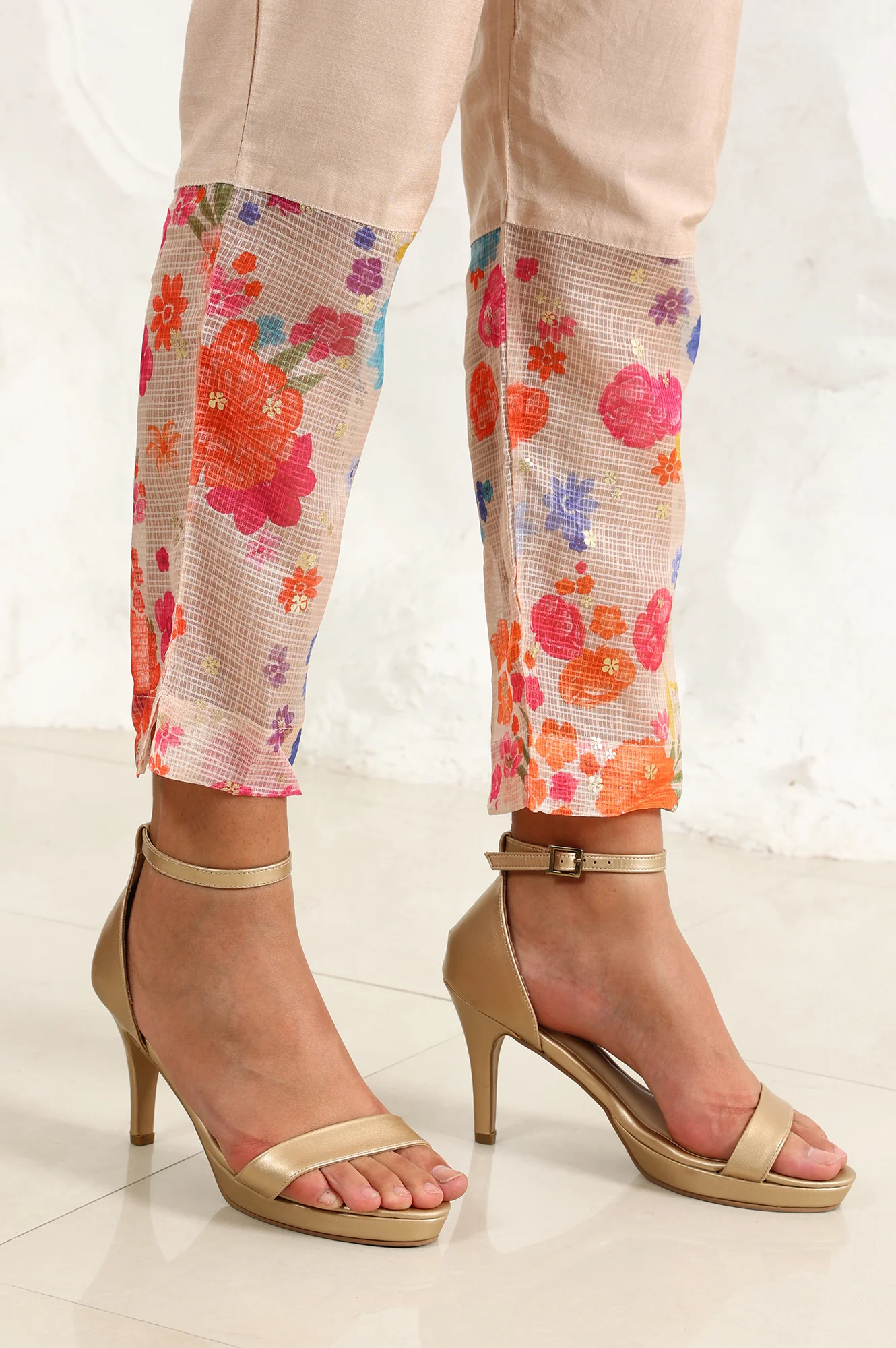 Cream Floral Printed Sequined Kota Flared Kurta, Pants And Dupatta Set - Image 10