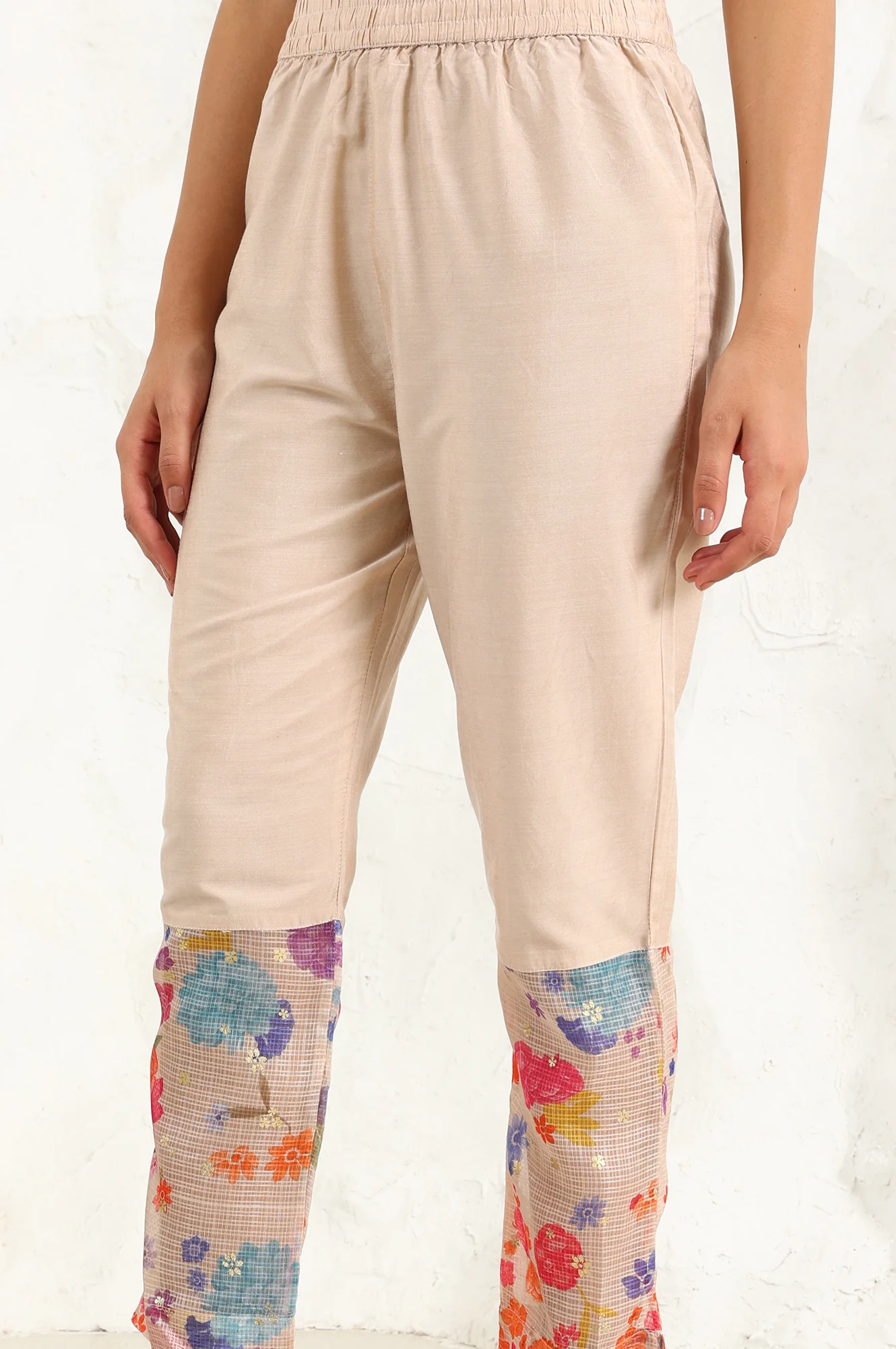 Cream Floral Printed Sequined Kota Flared Kurta, Pants And Dupatta Set - Image 9