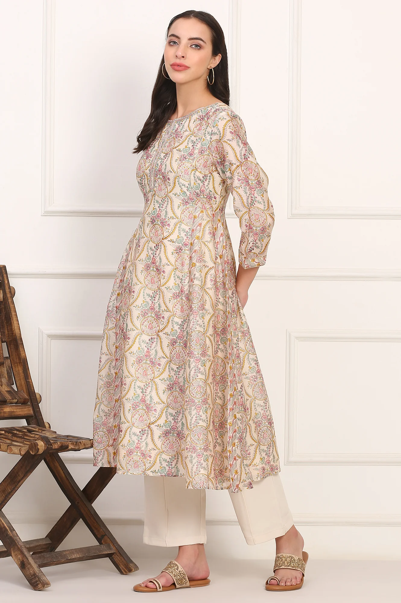 Cream Hand Block Floral Printed Metallic Embroidery Cotton Silk Kurta - Image 5