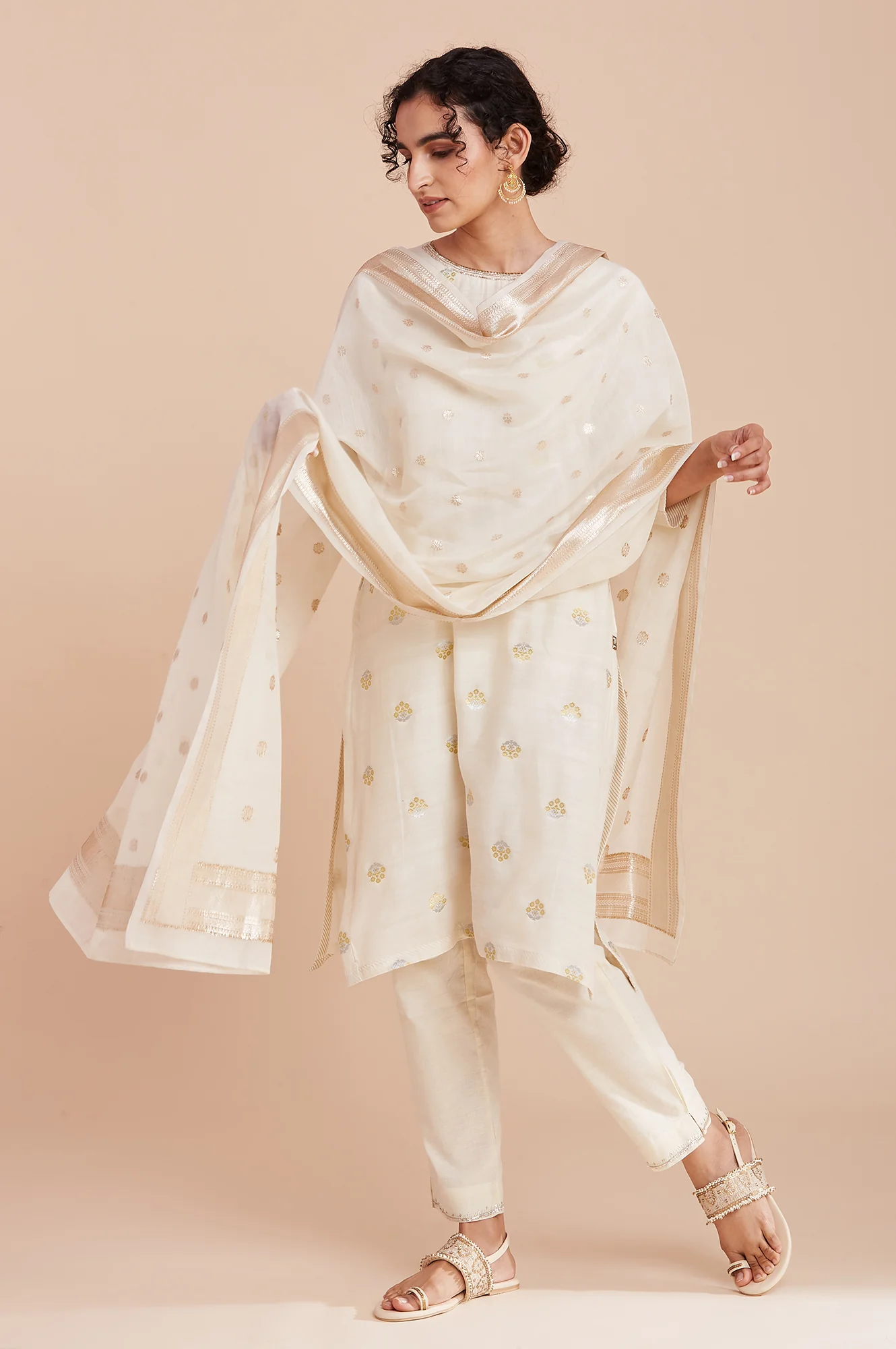 Cream Solid Jacquard Gold Fringes Silk Dupatta - Image 3
