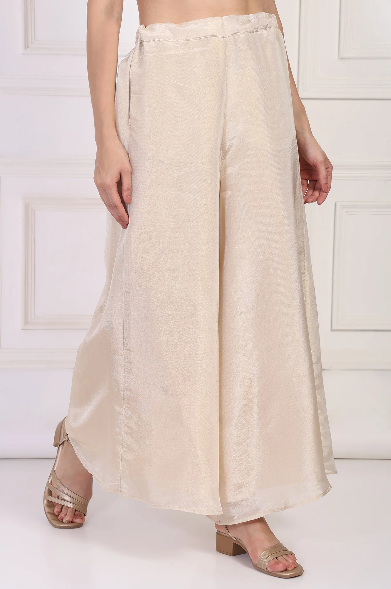 Cream Textured Flared Tissue Pant - Image 3