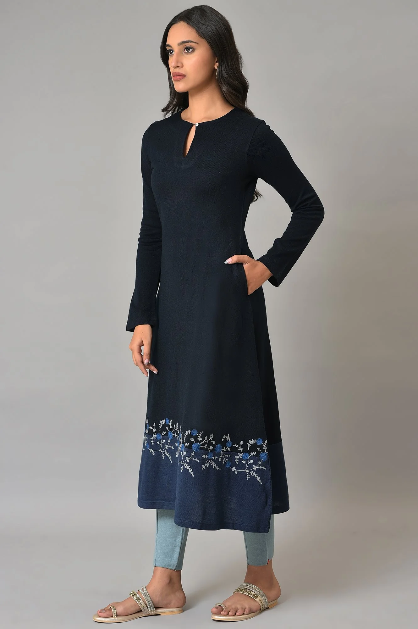 Dark Blue A-Line Colour Blocking Winter kurta - Image 5