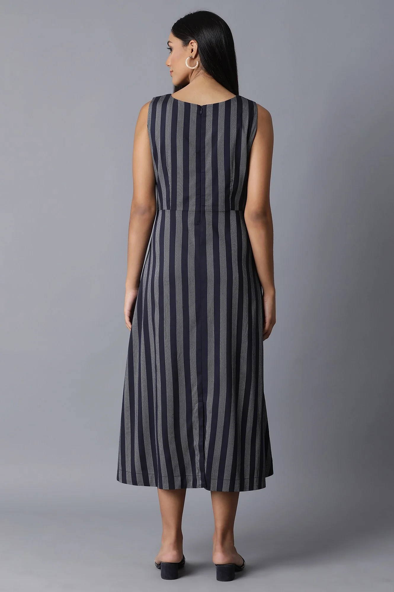 Dark Blue Sleeveless Yarn Dyed Dress - Image 2