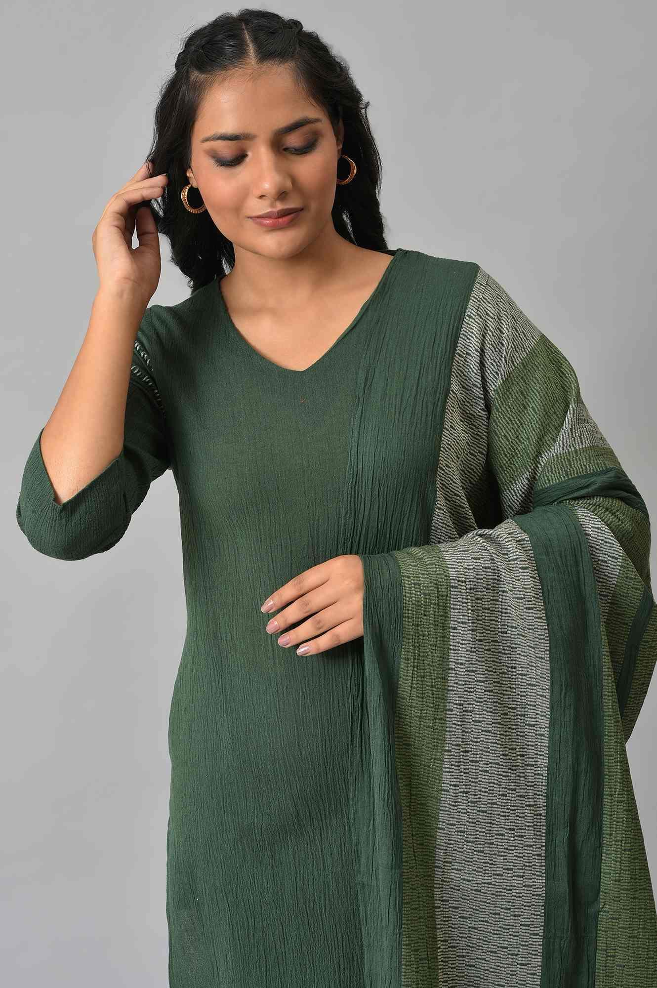 Dark Green 2-Tone Cotton kurta With Slim Pants And Dupatta - Image 5