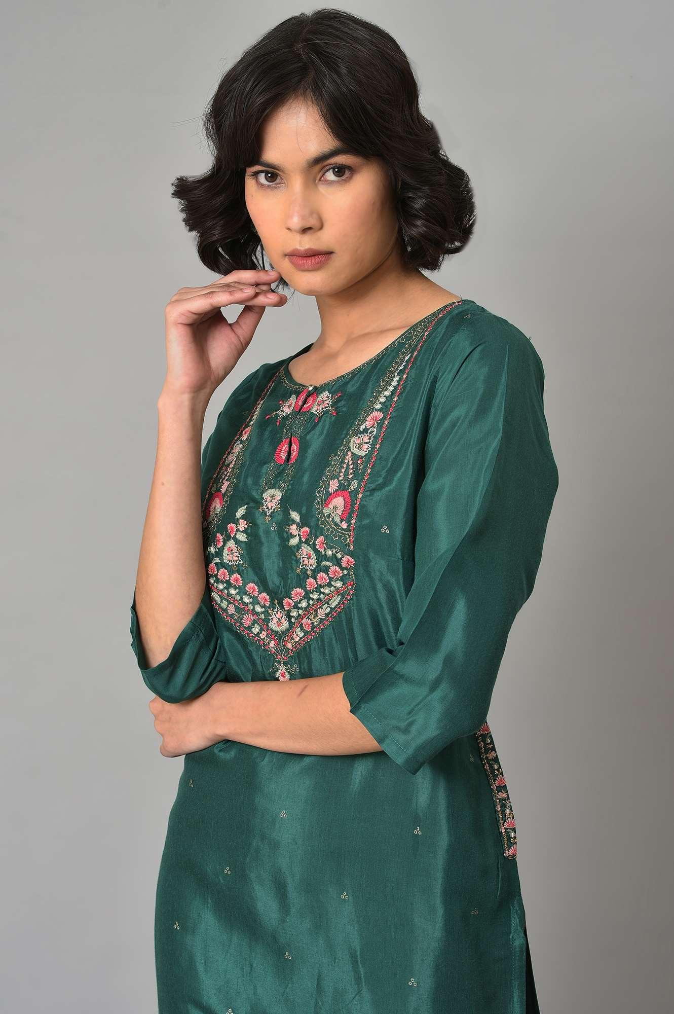 Dark Green Embroidered Festive kurta With Pink Tights - Image 5