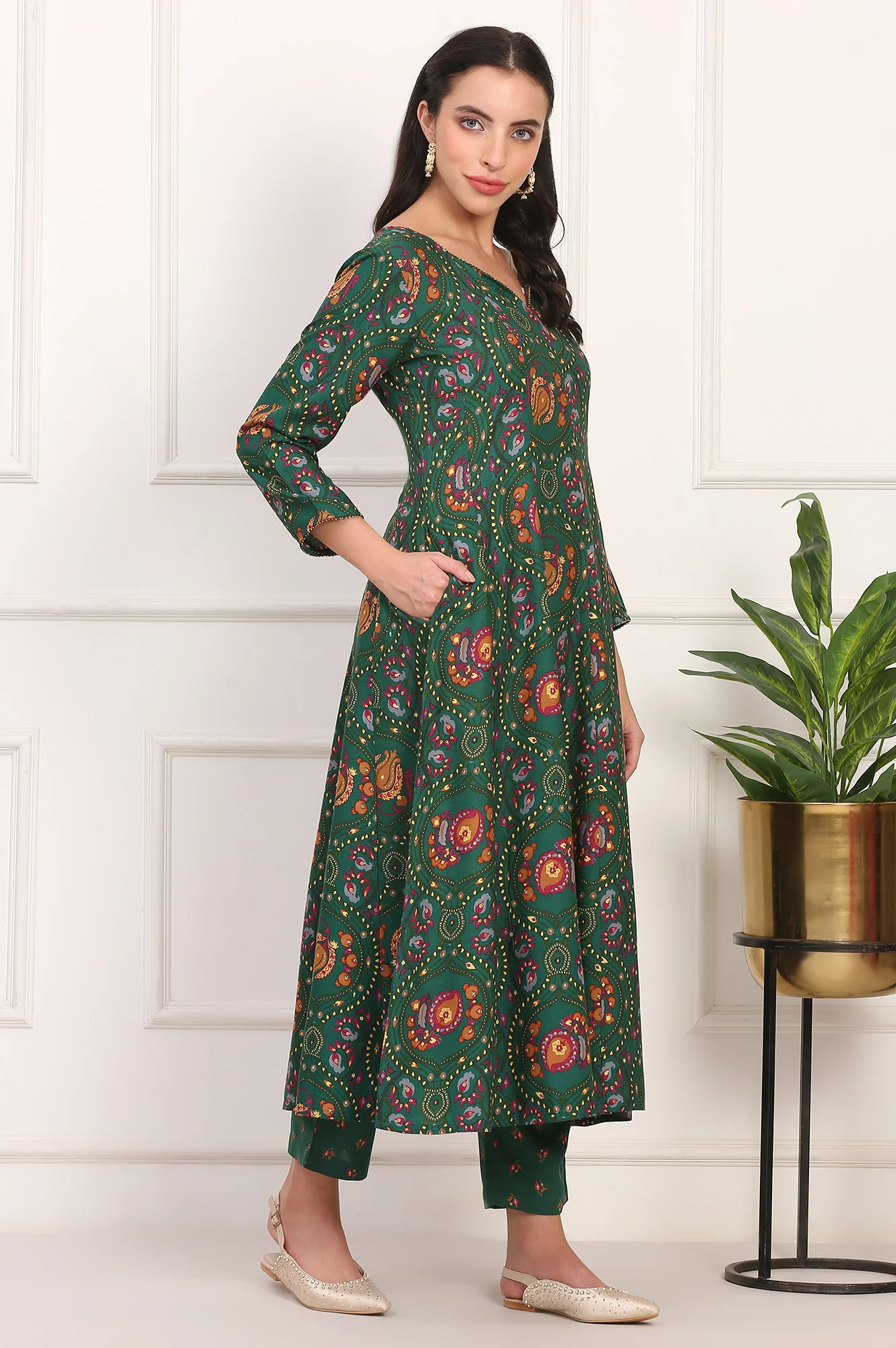 Dark Green Floral Printed Flared Chanderi Kurta, Straight Pant and Dupatta Co-ord Set - Image 6