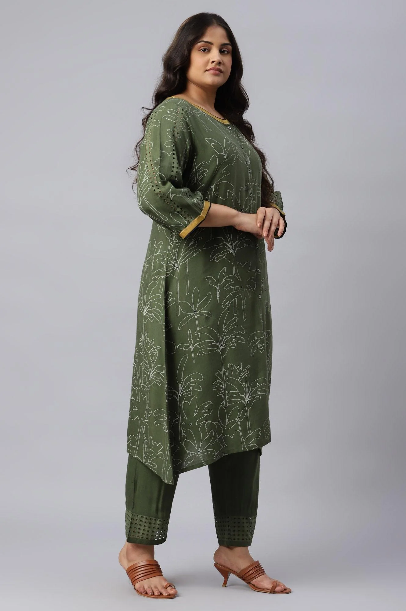 Dark Green Plus Size Landscape Print kurta With Pants - Image 4