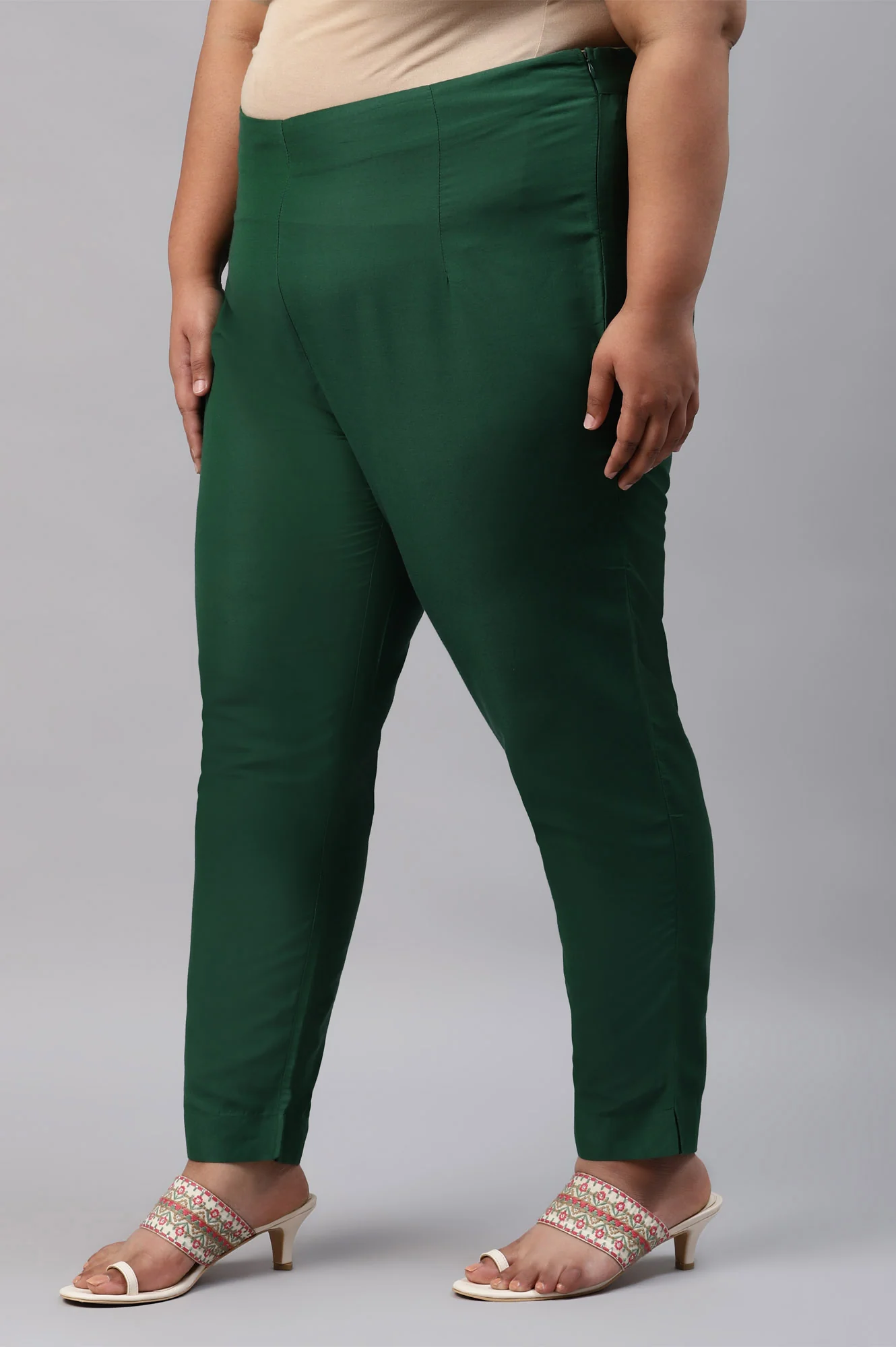 Dark Green Solid Women Plus Size Slim Pants - Image 3