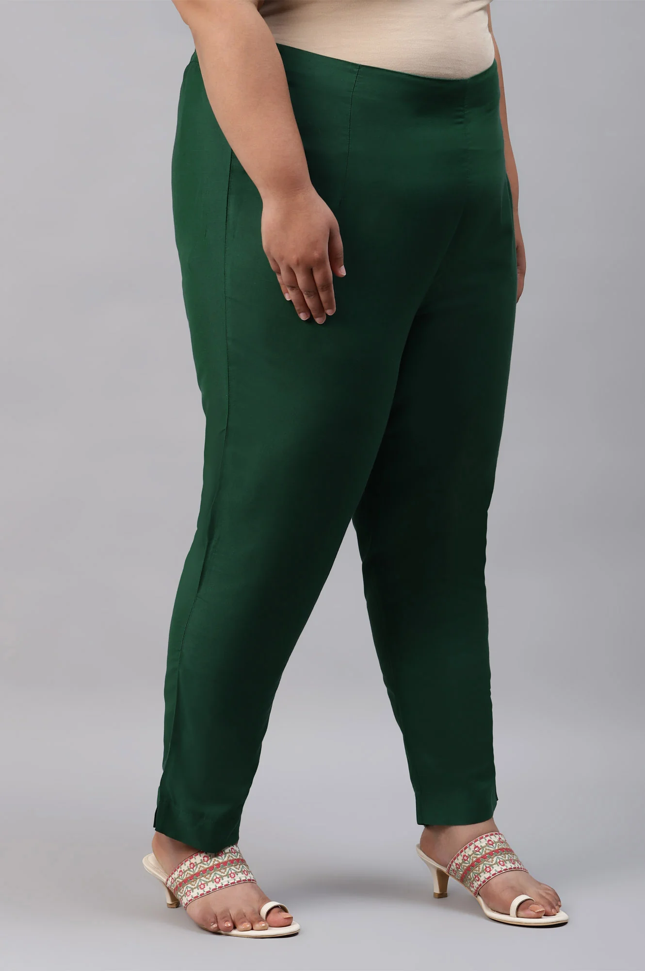 Dark Green Solid Women Plus Size Slim Pants - Image 4