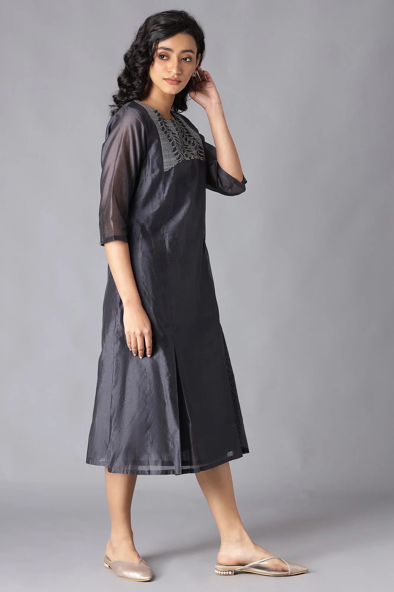 Dark Grey Embroidered kurta - Image 4