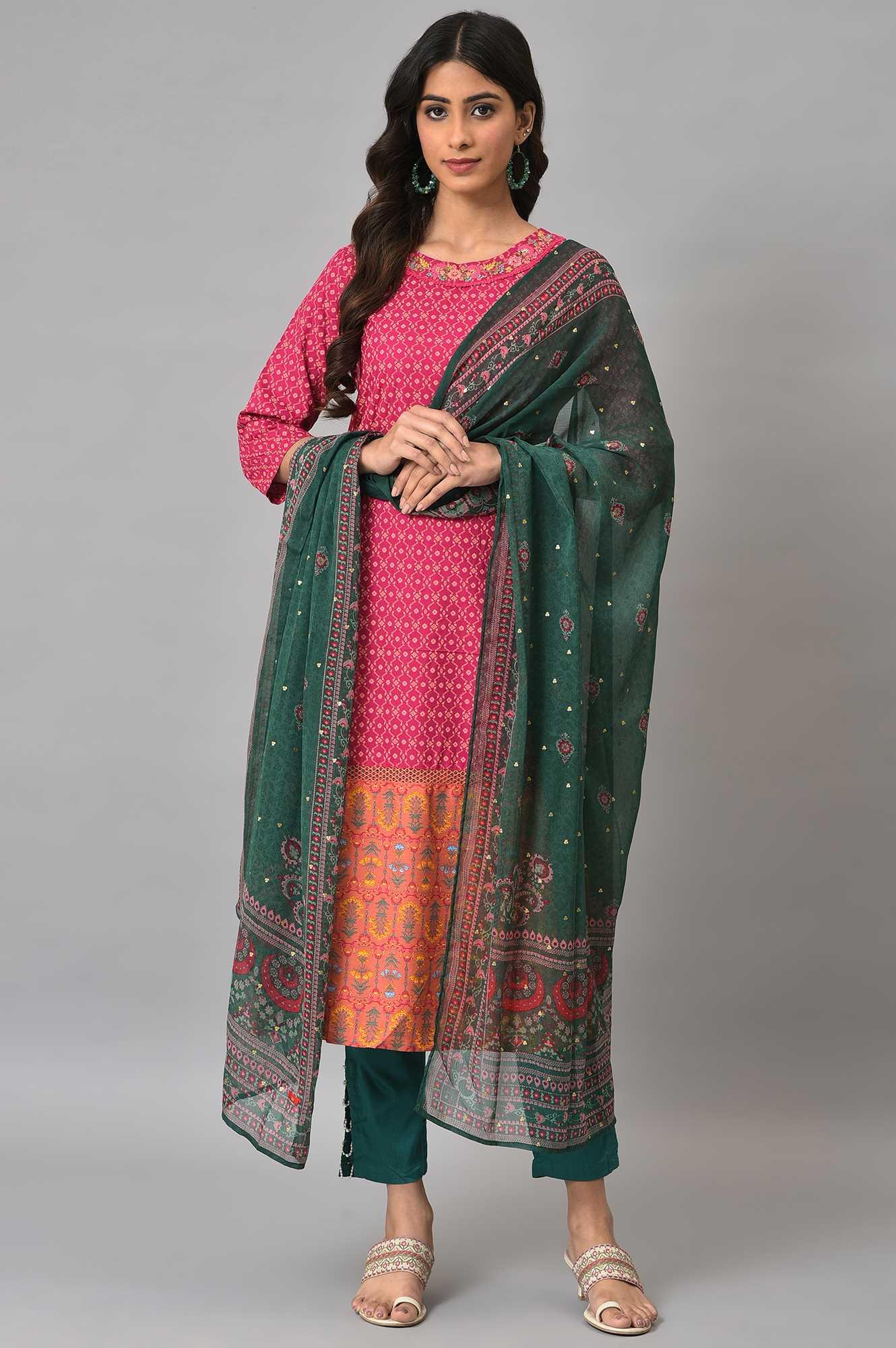 Dark Pink Boat Neck Embroidered kurta With Green Slim Pants And Printed Dupatta - Image 10