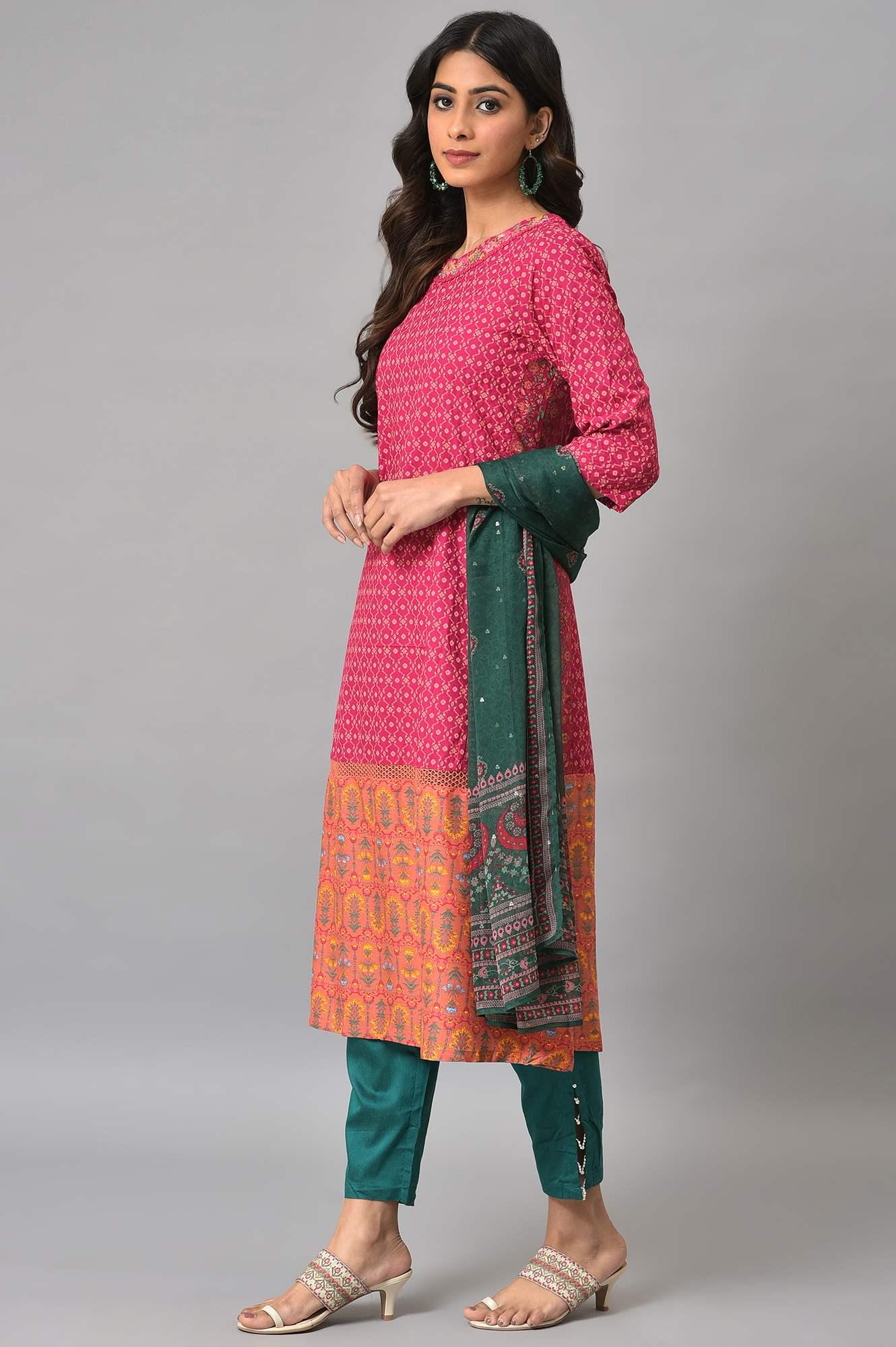 Dark Pink Boat Neck Embroidered kurta With Green Slim Pants And Printed Dupatta - Image 3