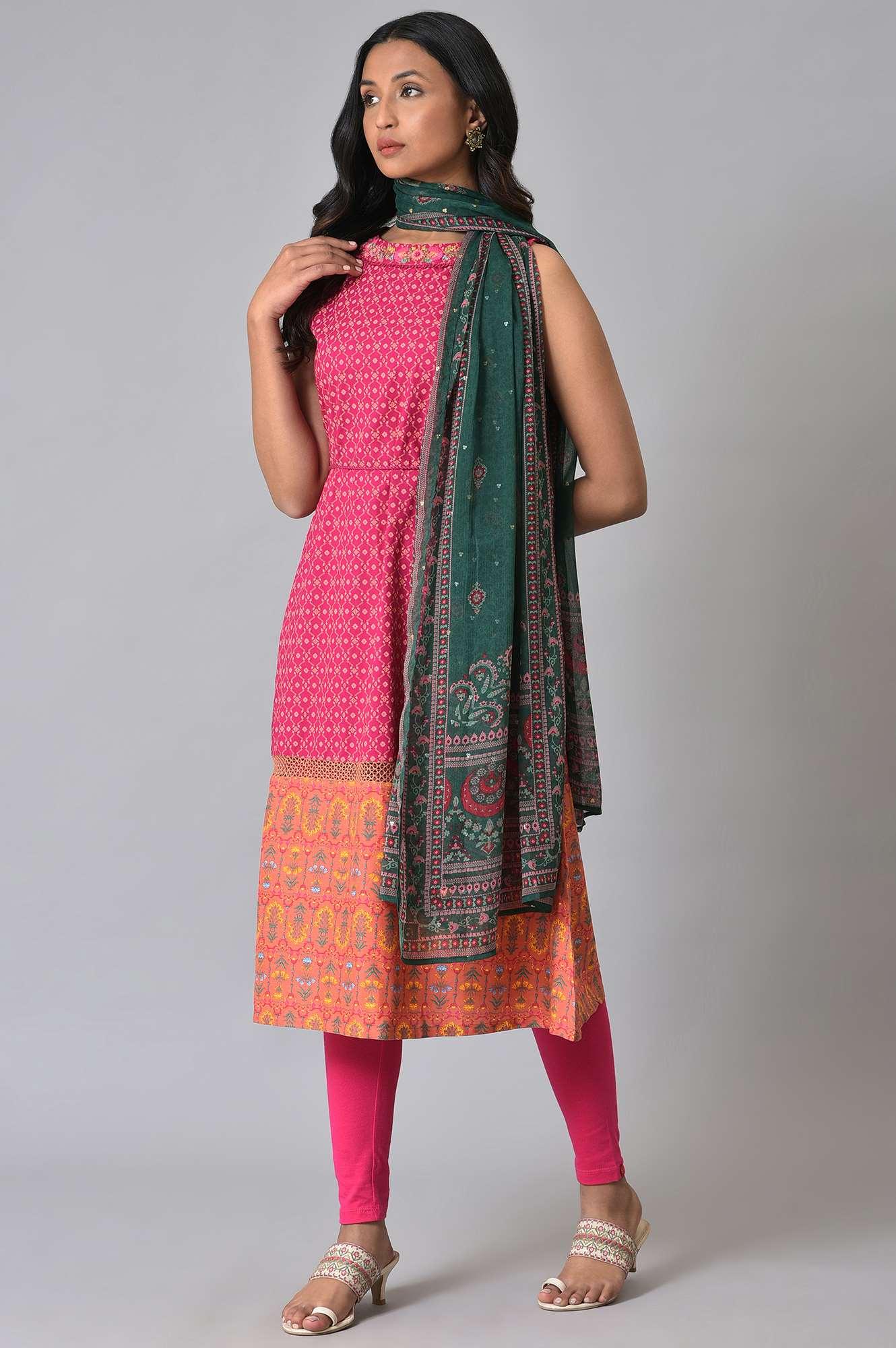 Dark Pink Embroidered kurta With Pink Tights And Green Chiffon Dupataa - Image 3