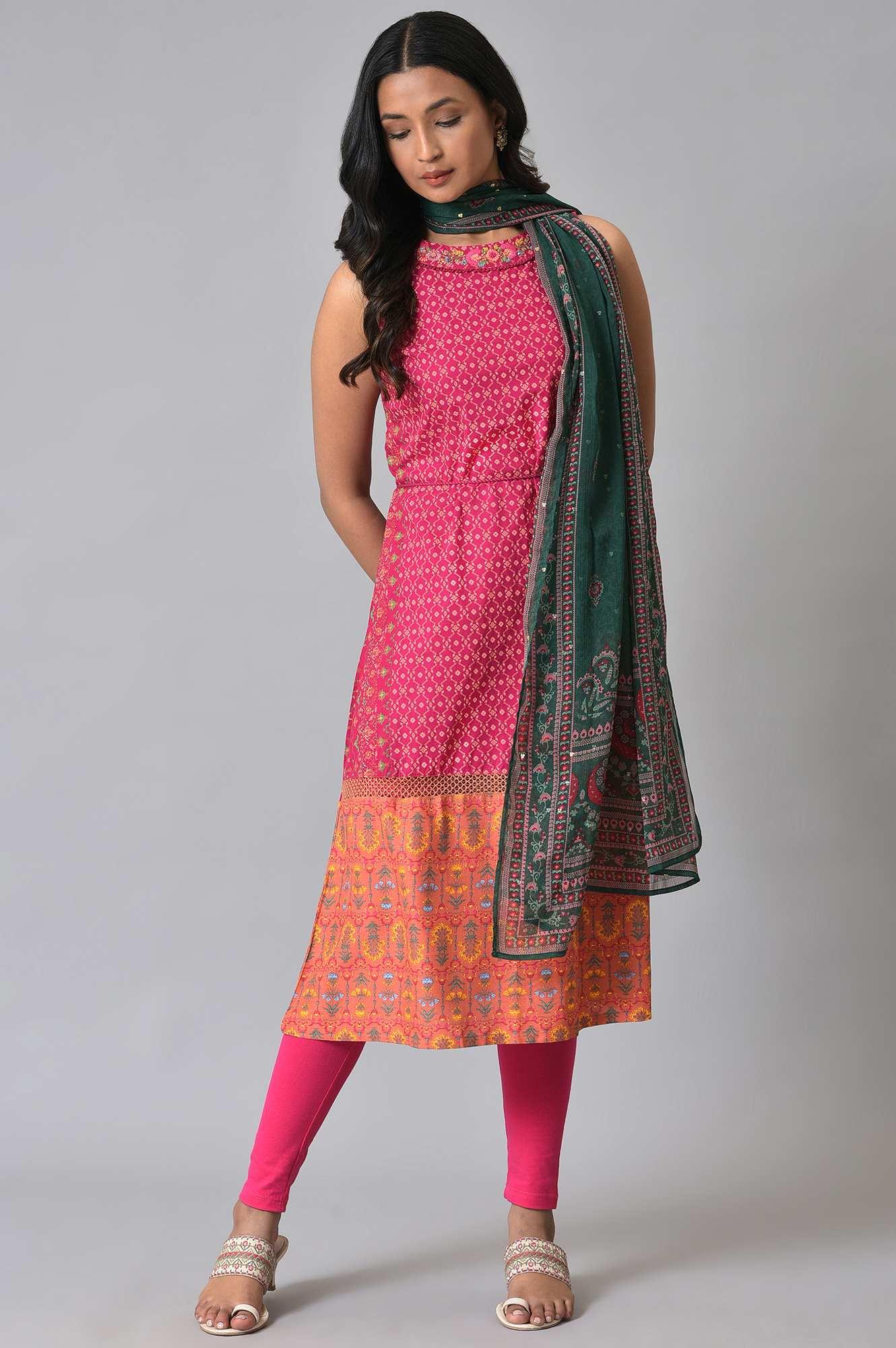 Dark Pink Embroidered kurta With Pink Tights And Green Chiffon Dupataa - Image 9