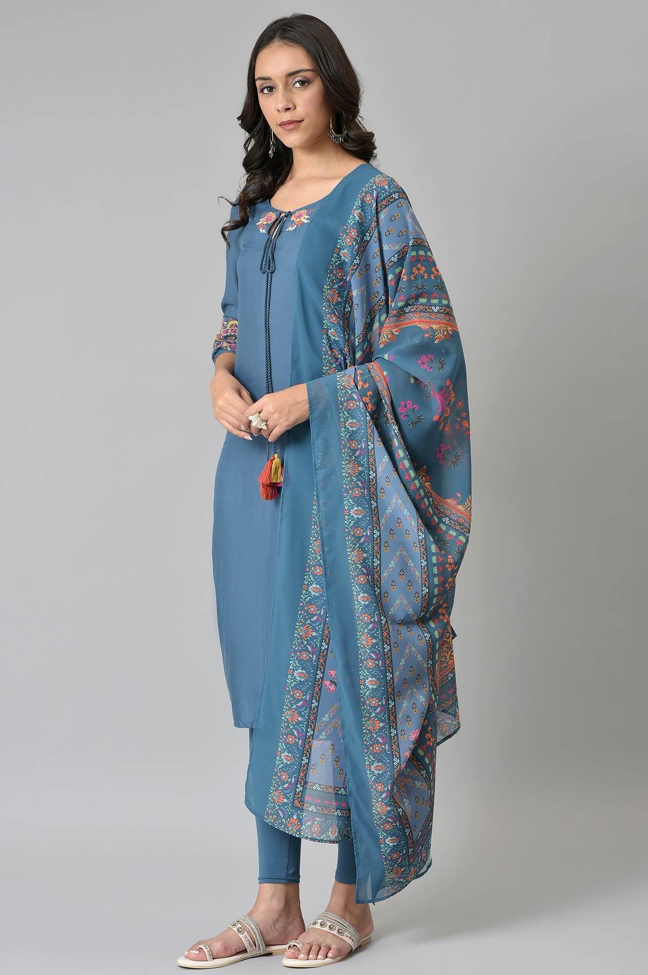 Deep Teal Fusion Embroidered kurta With Knitted Tights And Printed Dupatta - Image 3