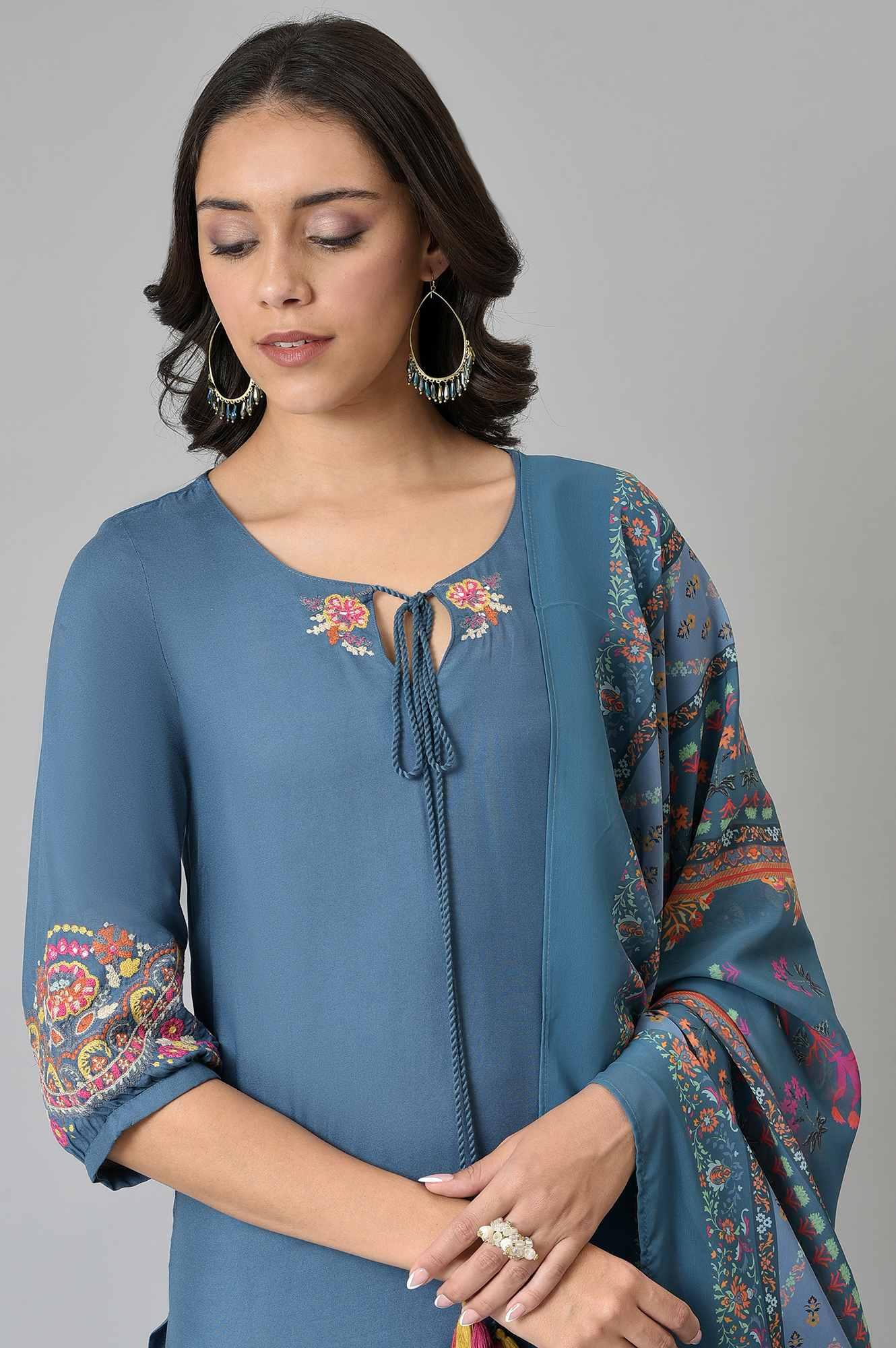 Deep Teal Fusion Embroidered kurta With Knitted Tights And Printed Dupatta - Image 5