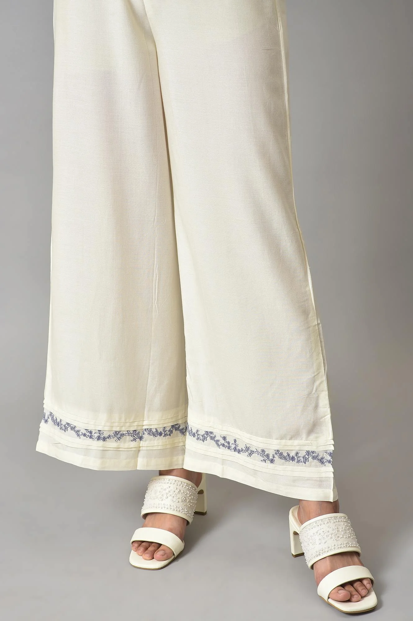 Dusk Purple Floral Printed kurta With Embroidered Ecru Pants And Dupatta - Image 8