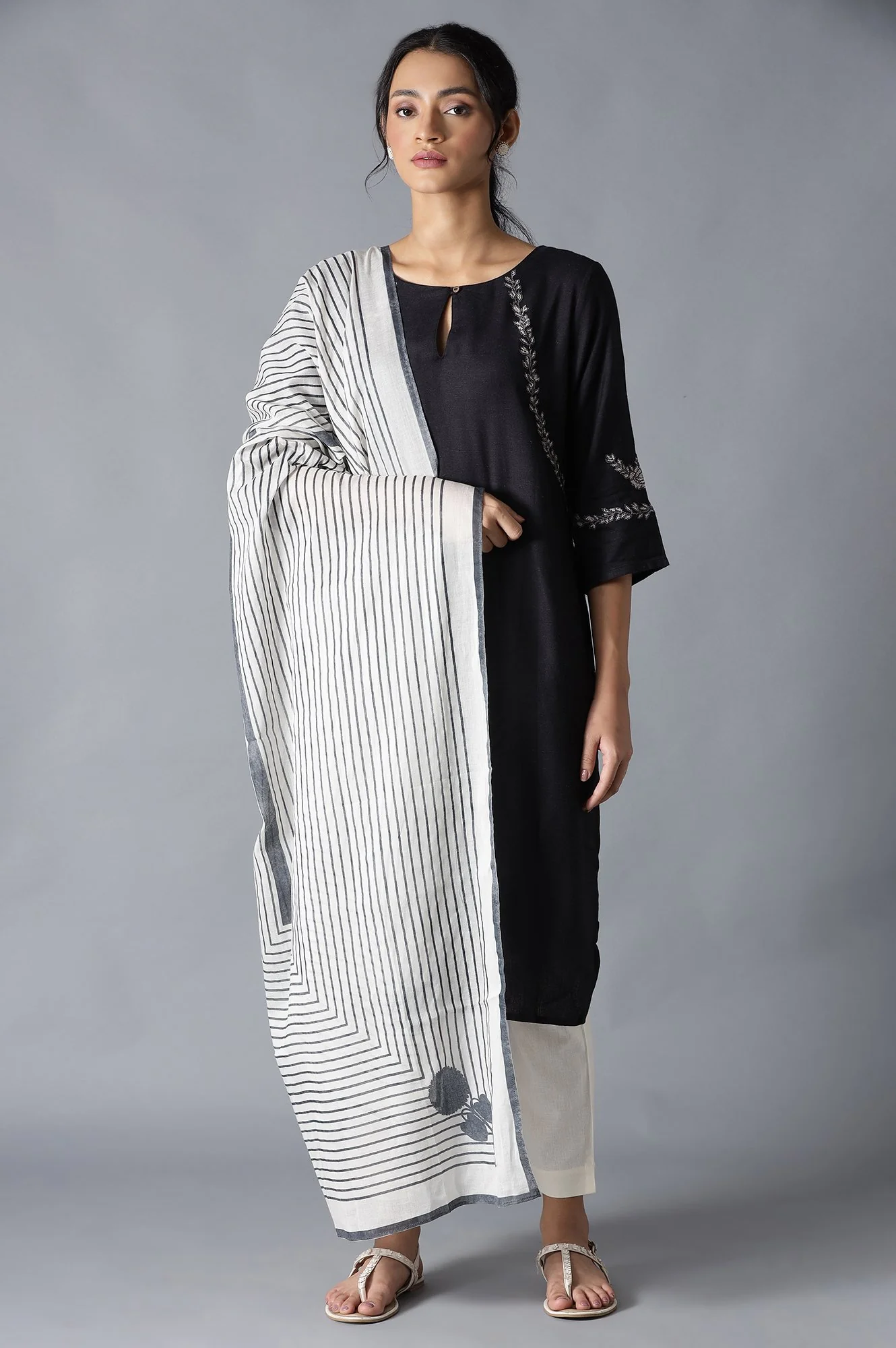 Ecru And Grey Printed Dupatta - Image 3