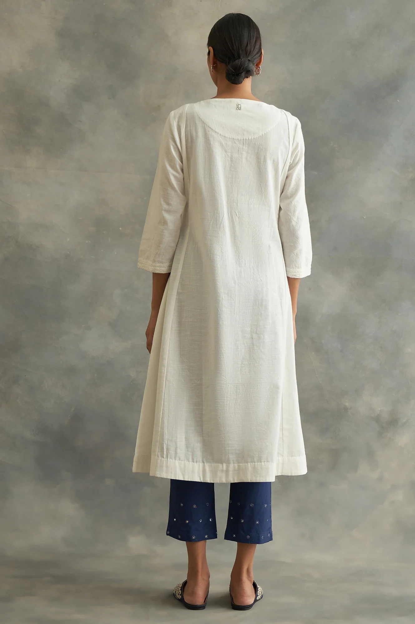 Ecru Cotton Chikankari kurta - Image 2
