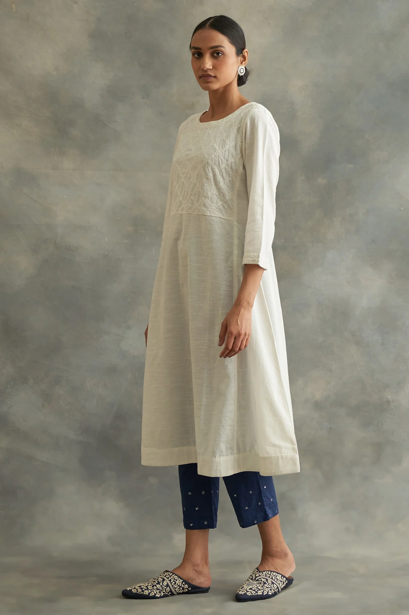 Ecru Cotton Chikankari kurta - Image 3