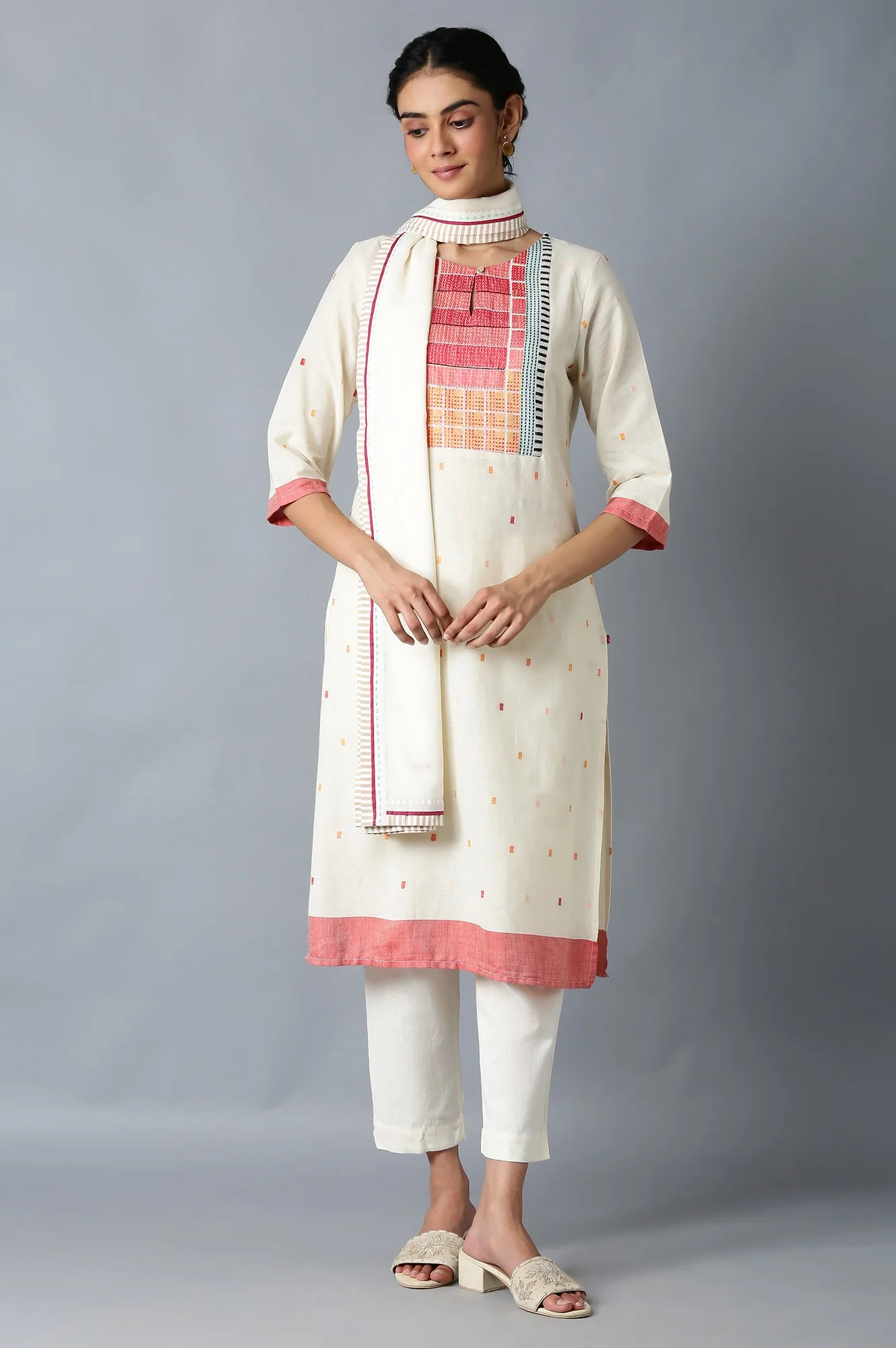 Ecru Cotton Dupatta With Printed Border - Image 3