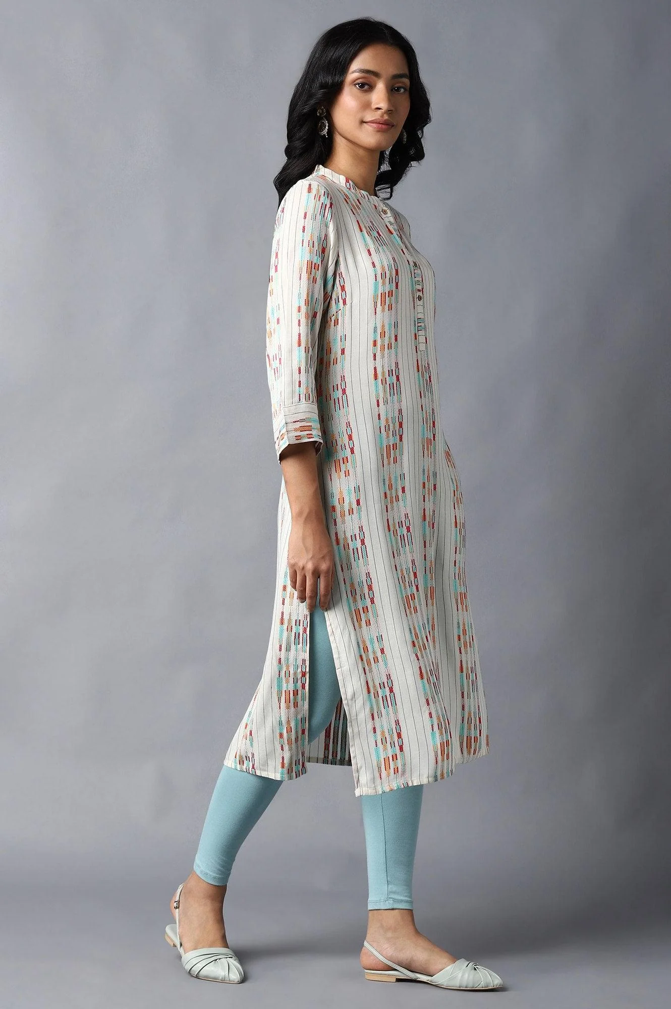 Ecru Dobby kurta With Multicolour Print - Image 4