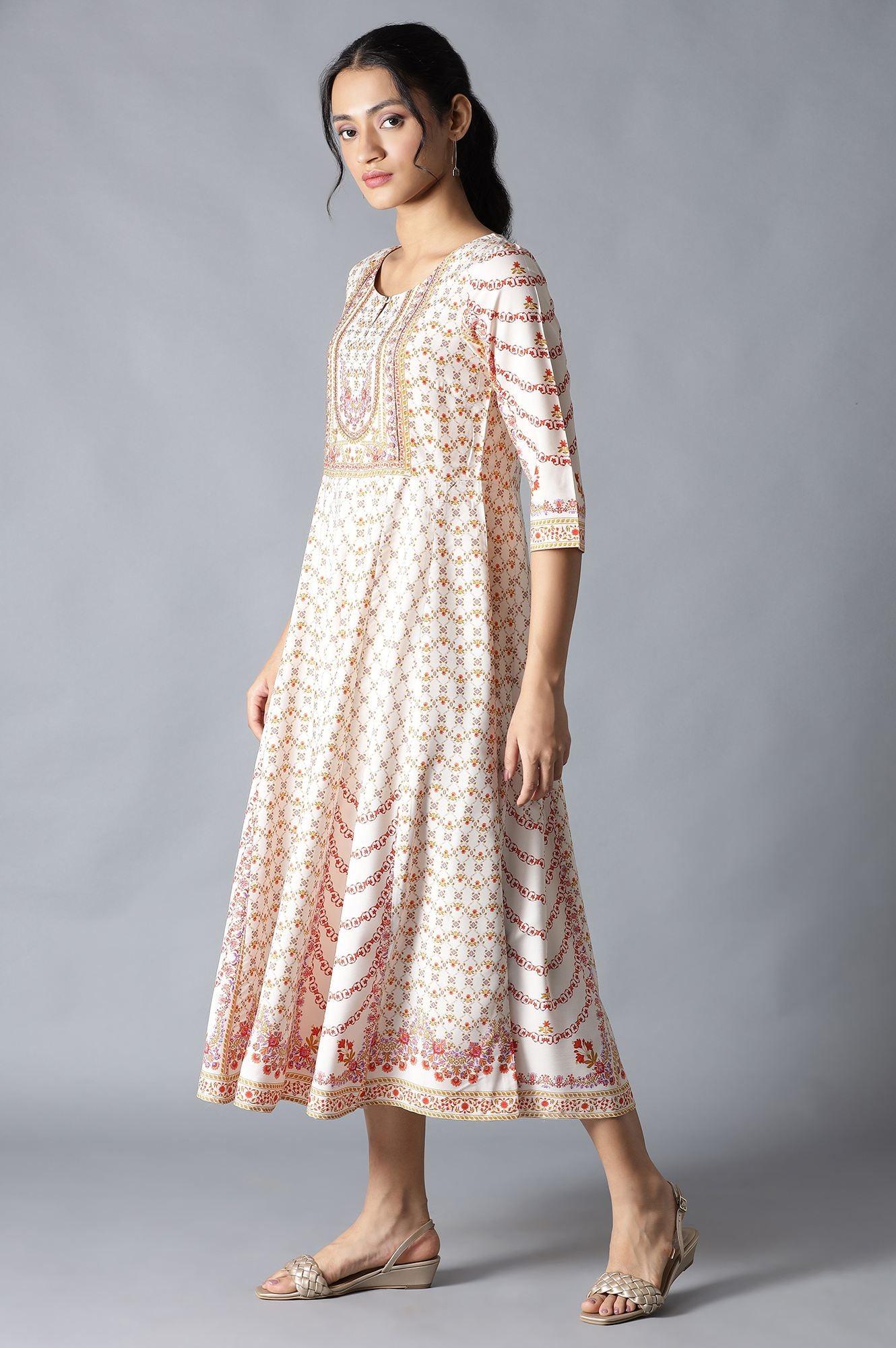 Ecru Embroidered Crepe kurta With Slim Pants And Cotton Dupatta - Image 3