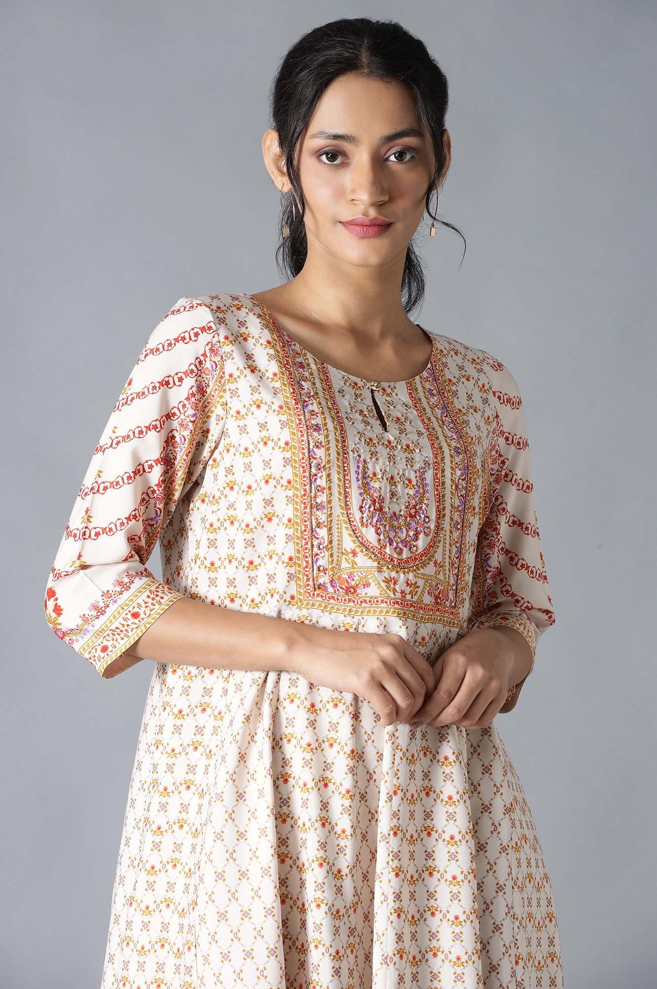 Ecru Embroidered Crepe kurta With Slim Pants And Cotton Dupatta - Image 5