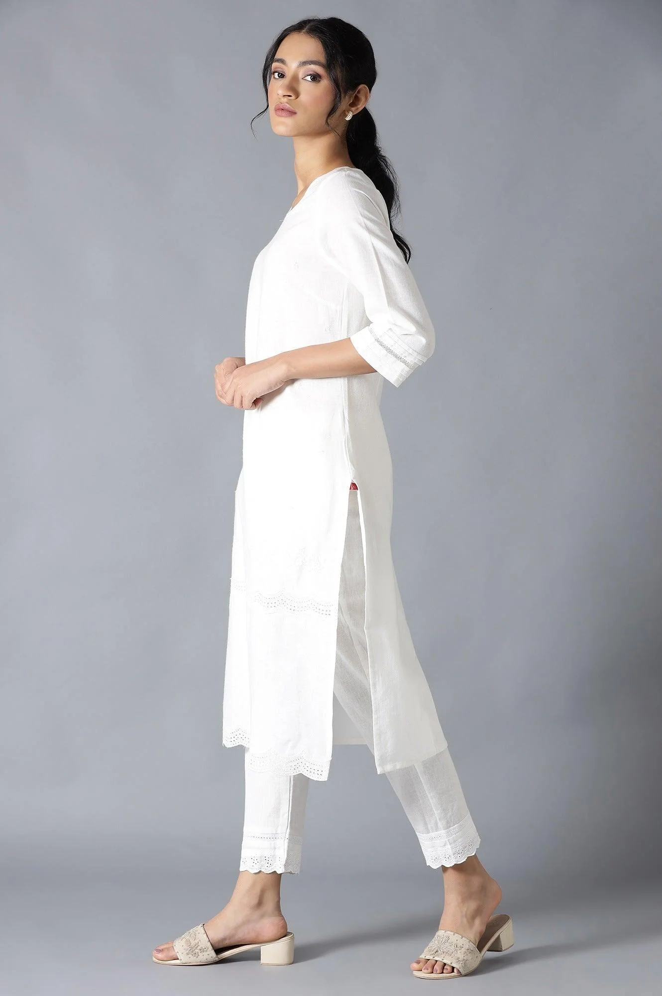 Ecru Embroidered kurta - Image 3