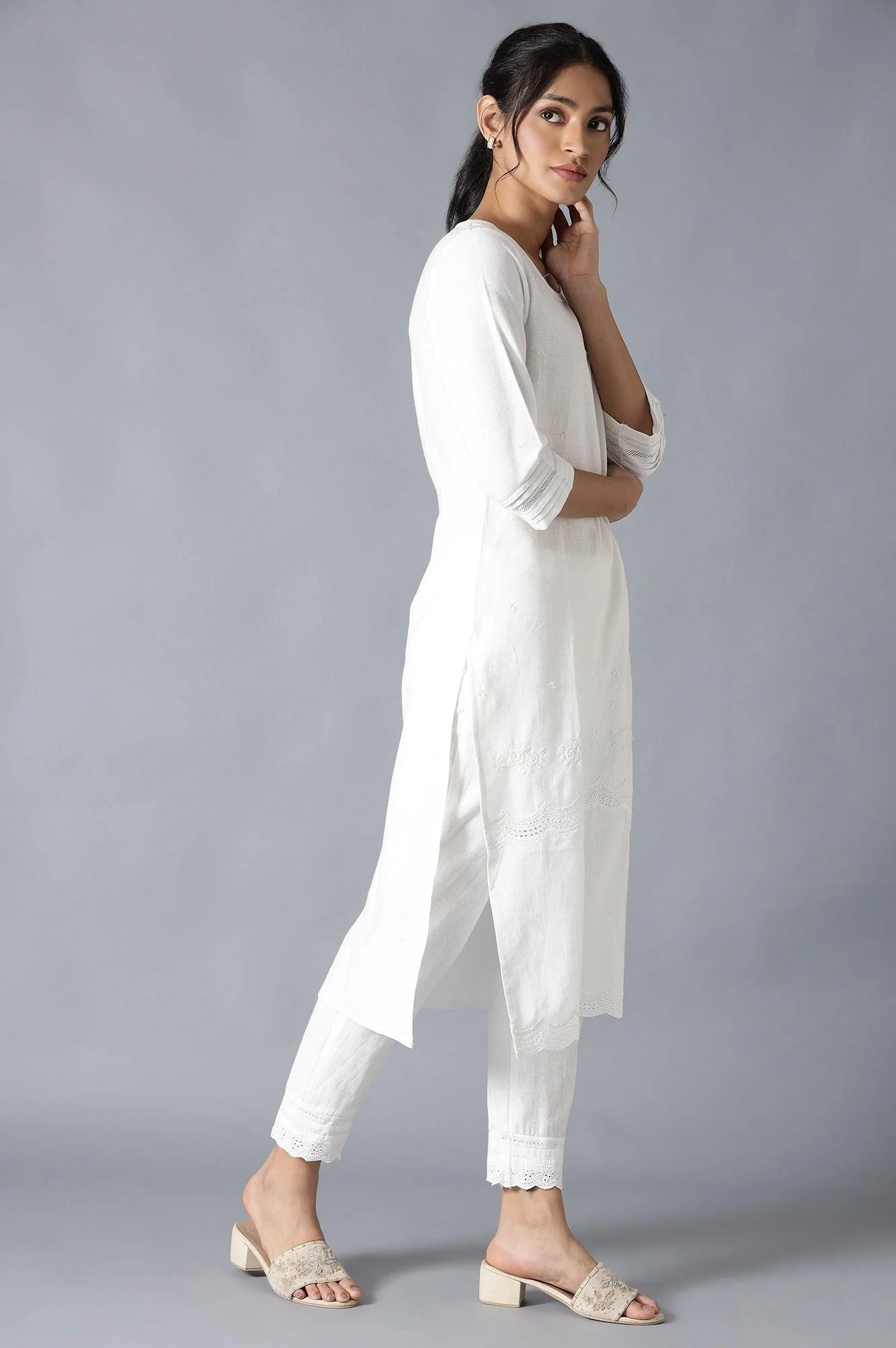 Ecru Embroidered kurta - Image 4