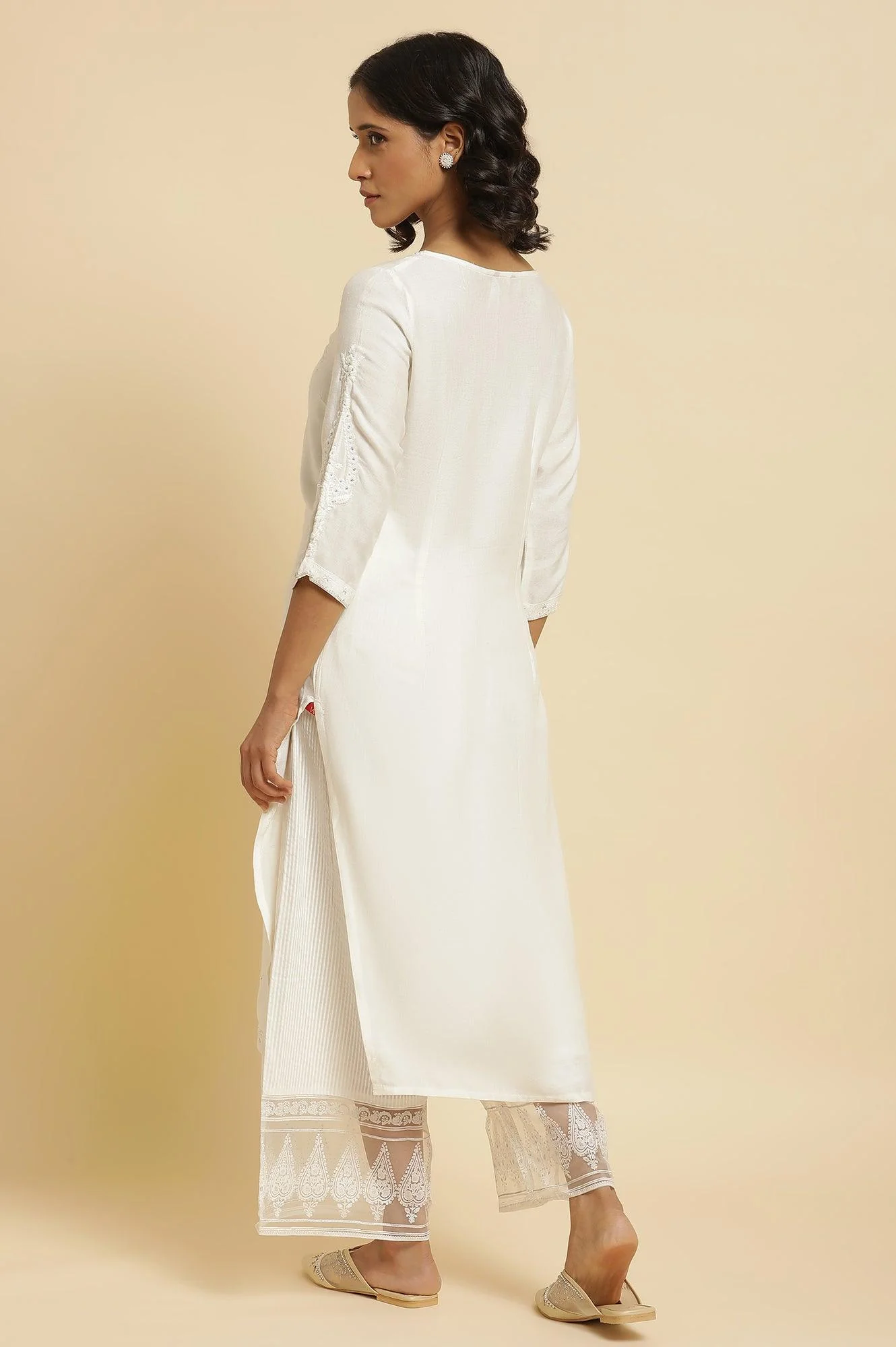 Ecru Embroidered Kurta & Parallel Pants Set - Image 4