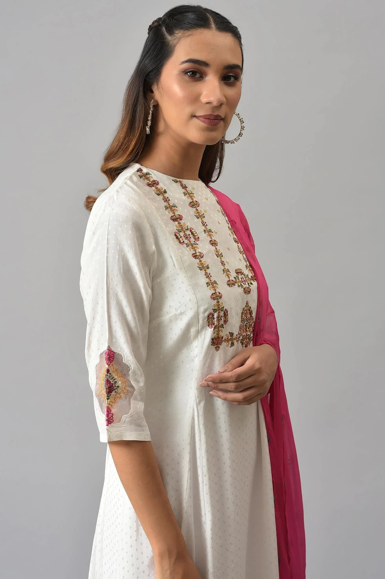 Ecru Embroudered Flared kurta In Round Neck With Tights And Chiffon Dupatta - Image 5