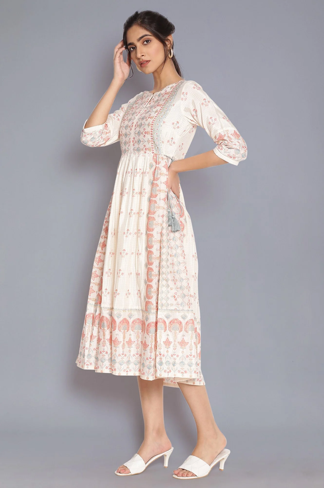Ecru Floral Printed kurta - Image 3
