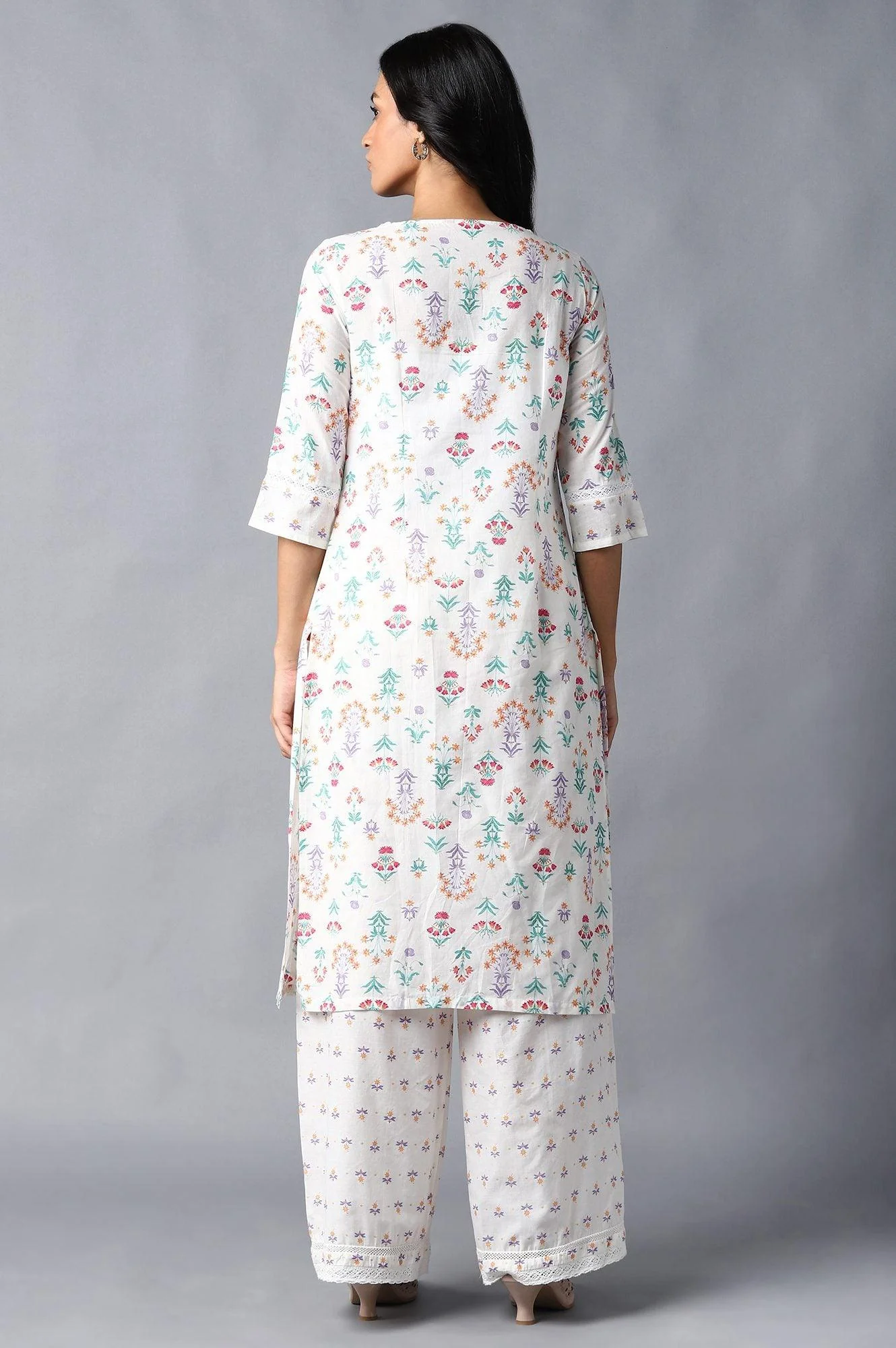 Ecru Floral Printed kurta & Parallel Pants Set - Image 2