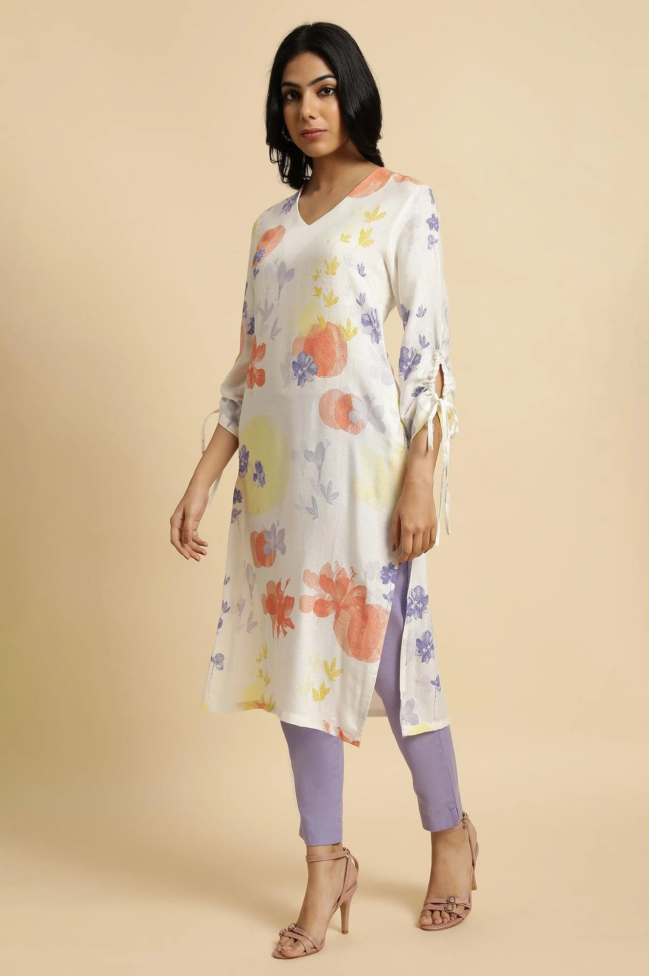 Ecru Floral Printed kurta Set - Image 3