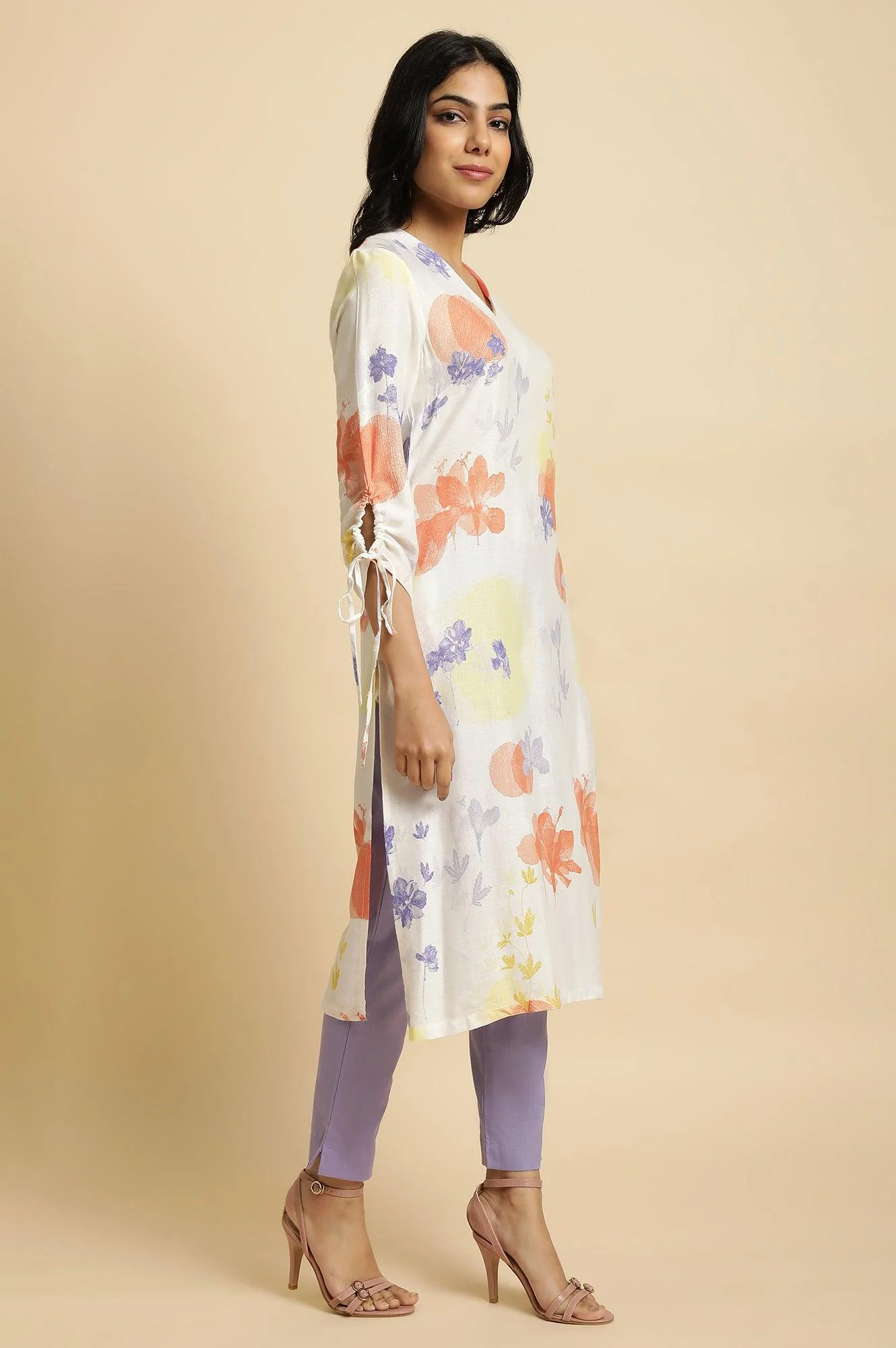 Ecru Floral Printed kurta Set - Image 4
