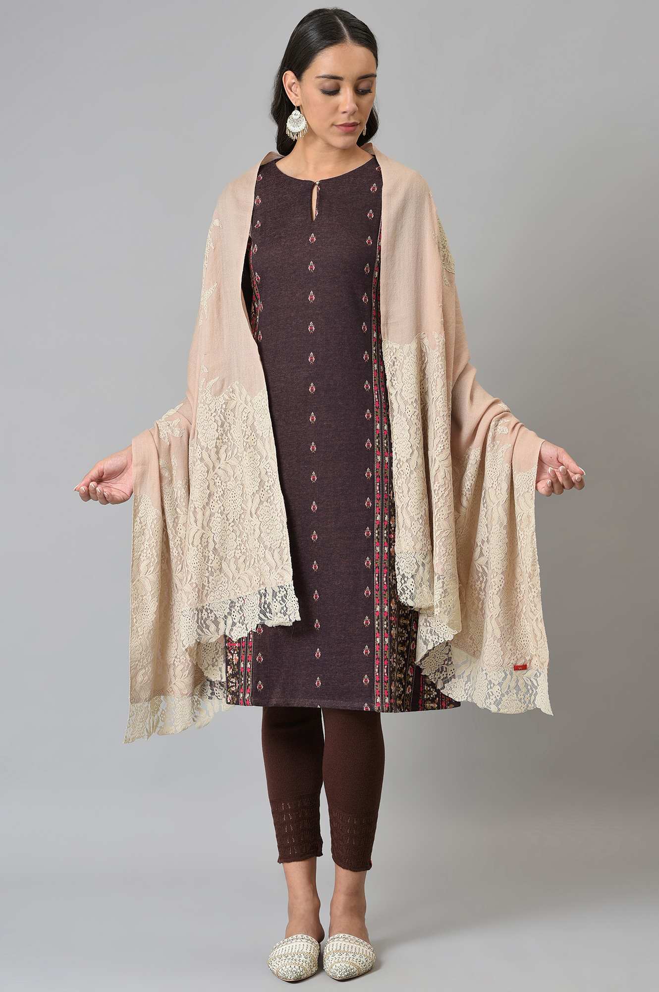 Ecru Lace Winter Shawl - Image 2