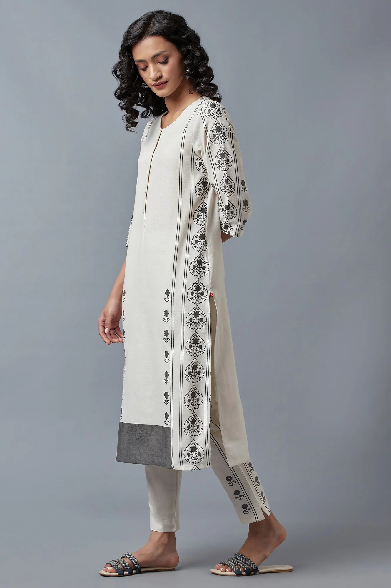 Ecru Printed Straight kurta - Image 3