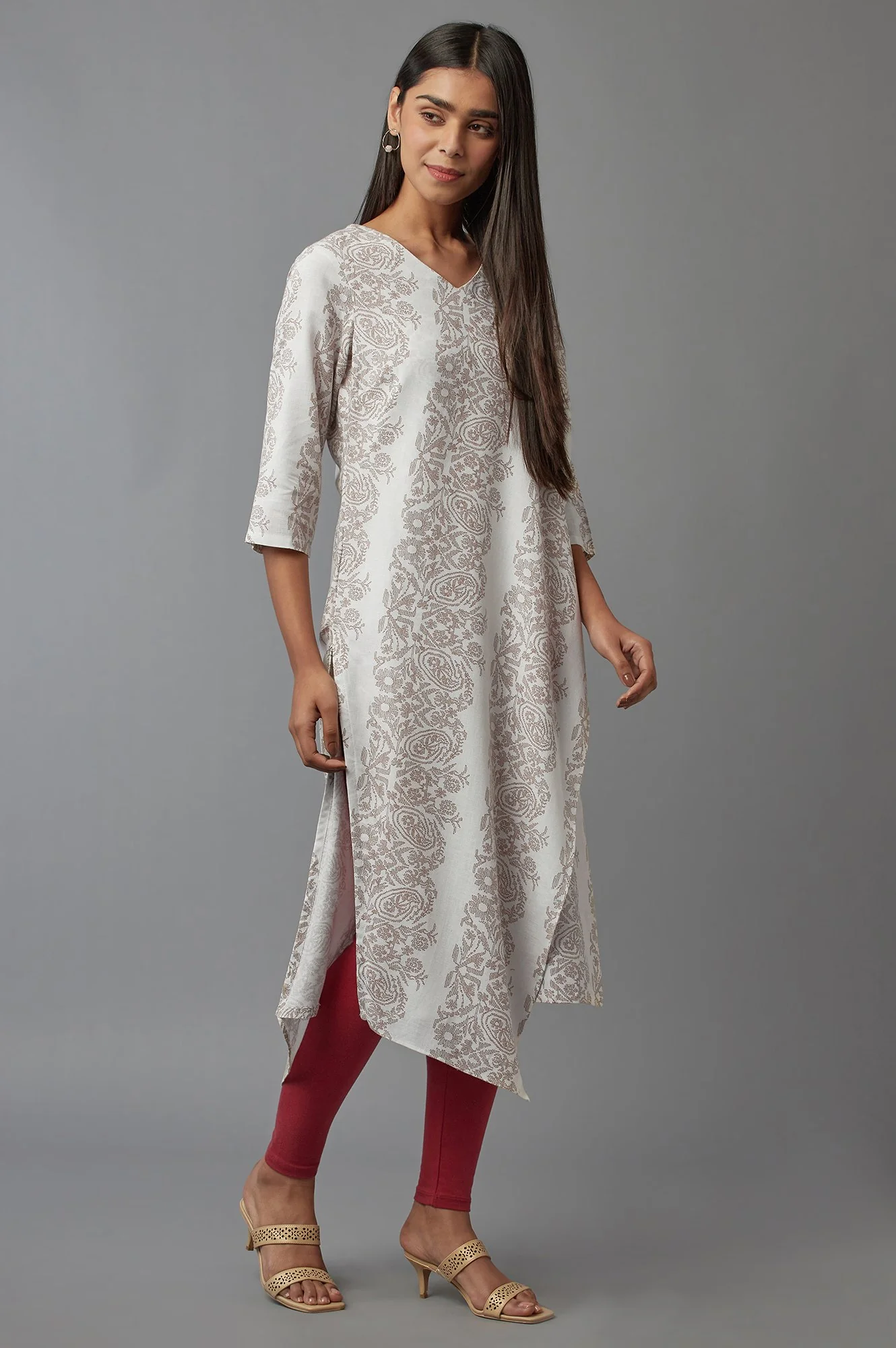 Ecru Saree draped kurta in V-neck - Image 4
