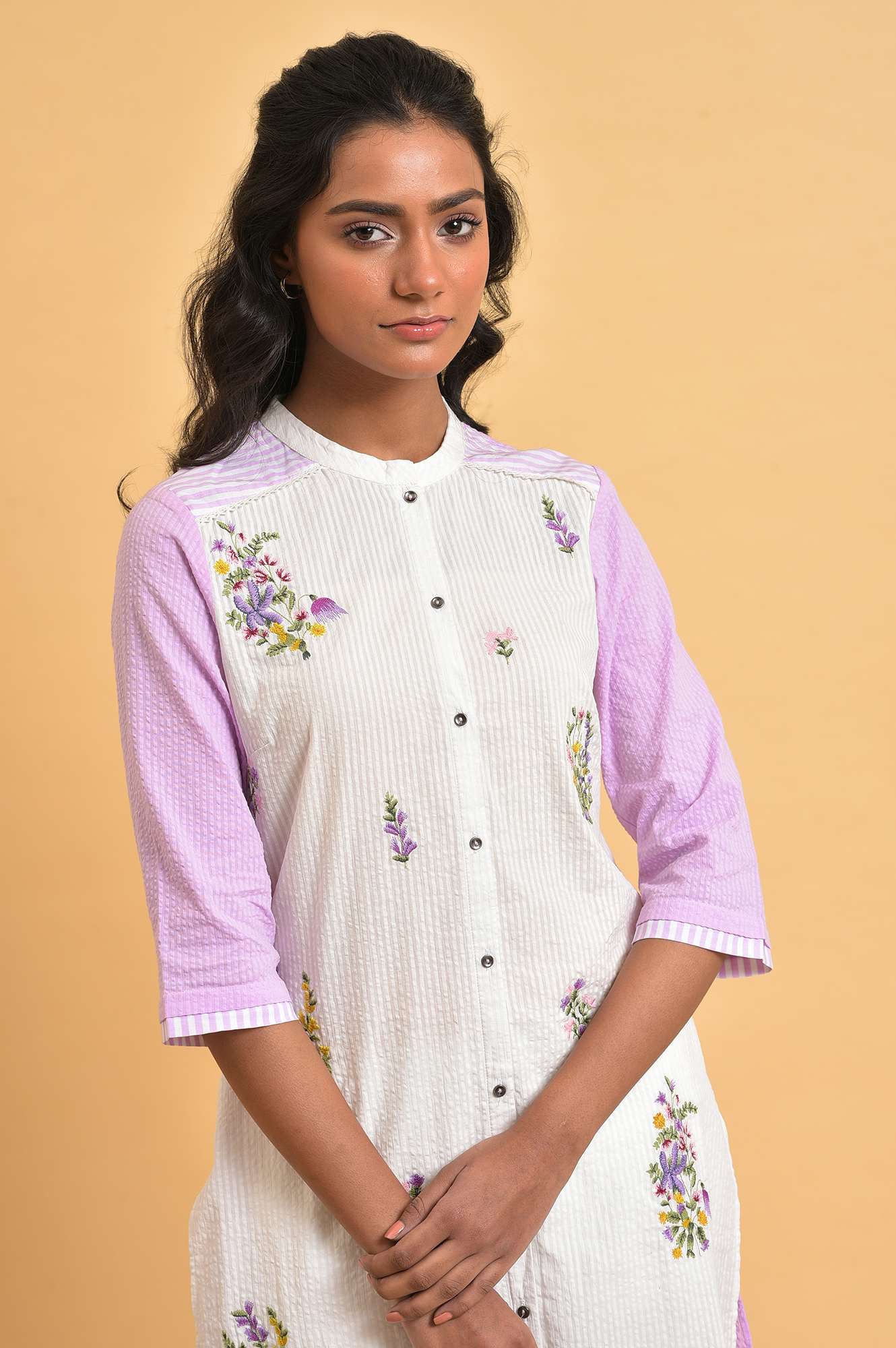 Ecru Solid Thread Embroidered Pure Cotton Straight Kurta and Jegging Set - Image 2