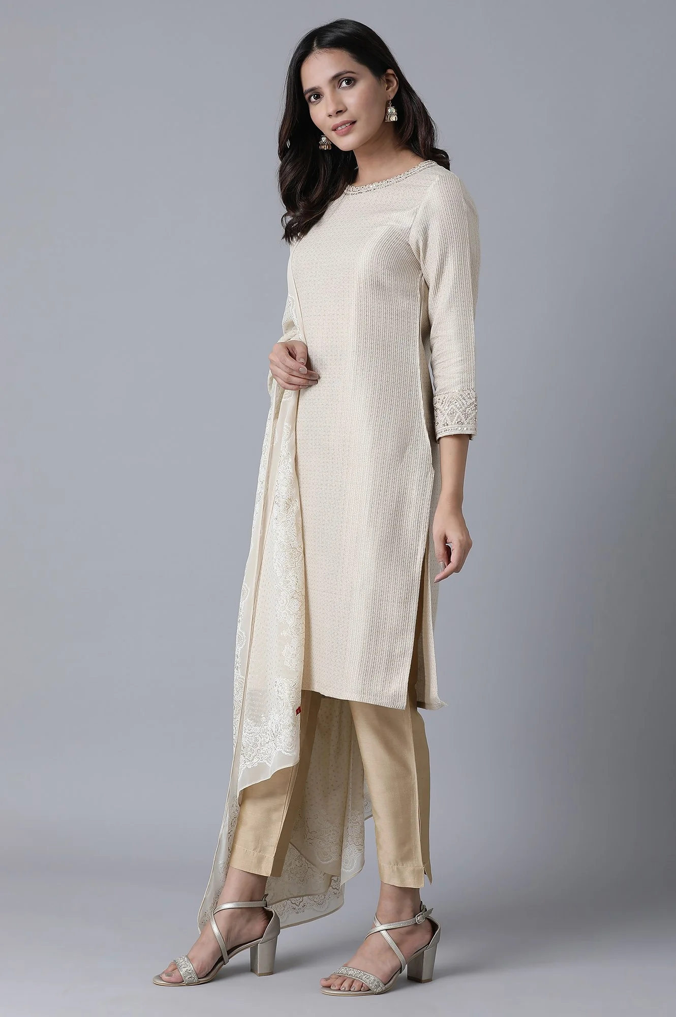 Off-White Zari Dobby Straight Kurta-Slim Pant Set With Dupatta - Image 3