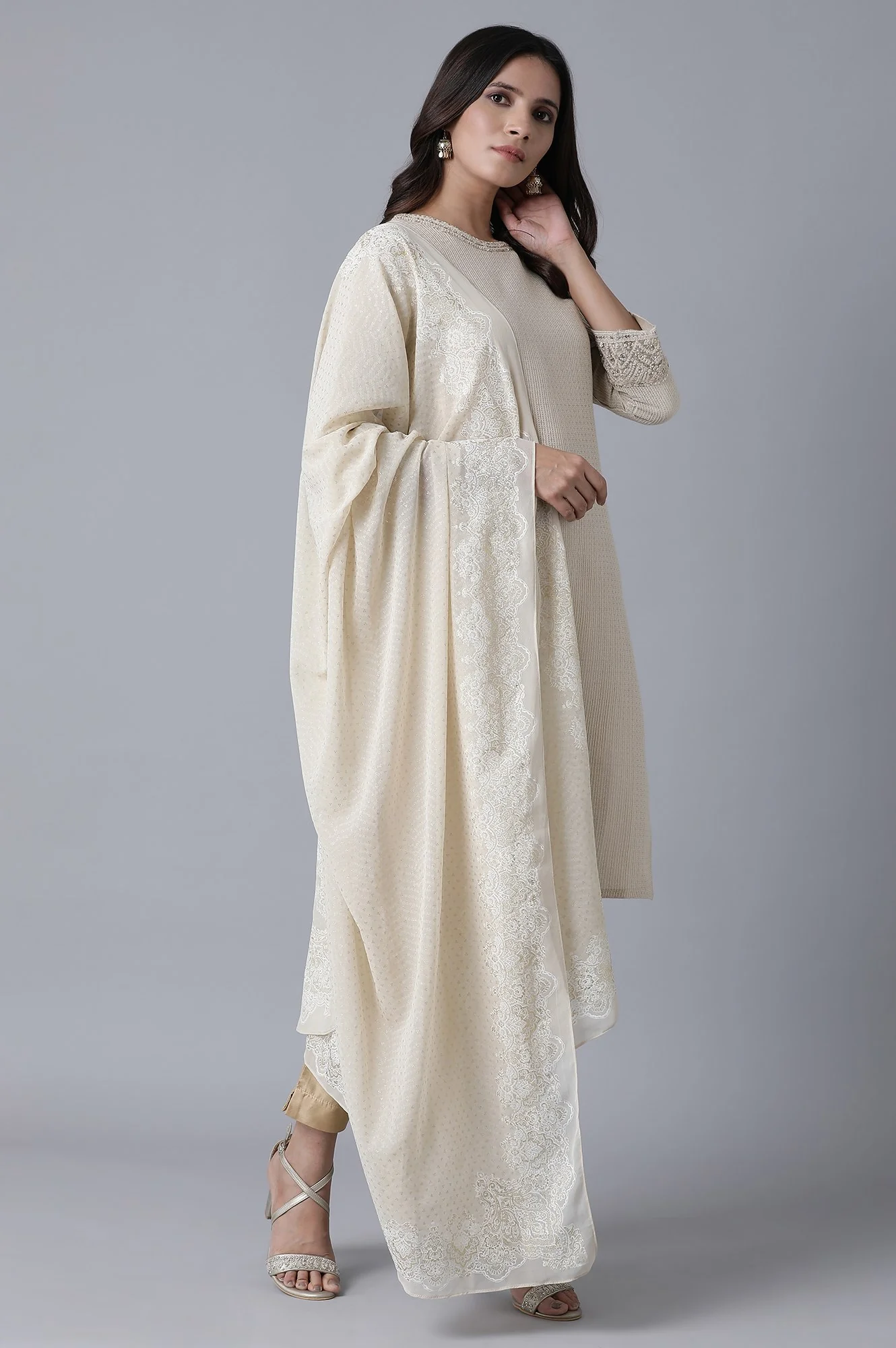 Off-White Zari Dobby Straight Kurta-Slim Pant Set With Dupatta - Image 4